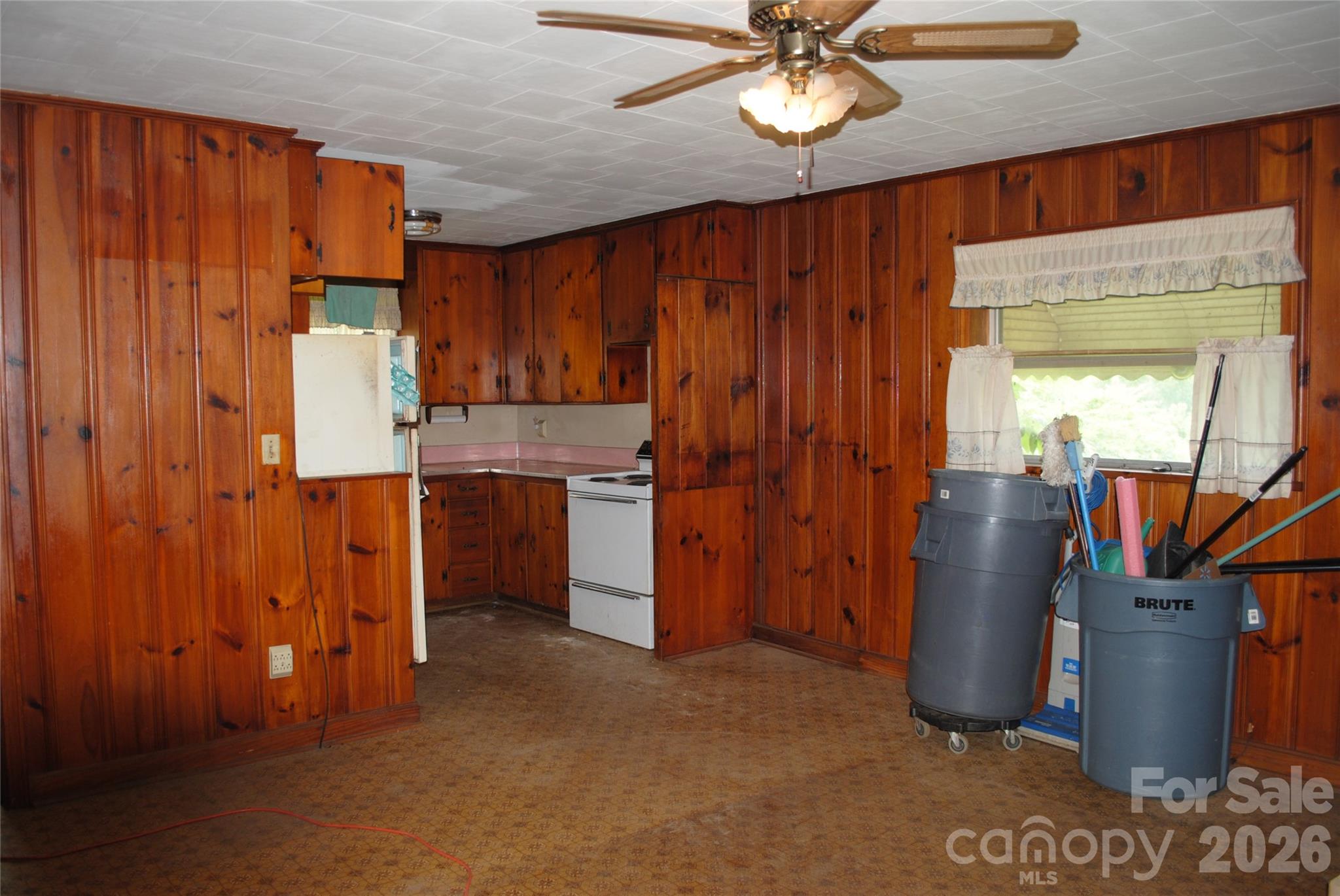 153 & 135 Caroleen Street Property Photo 27