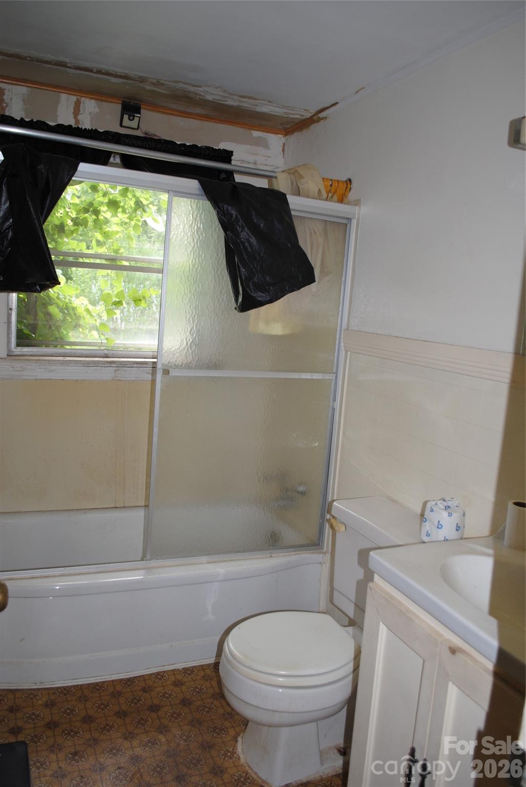 153 & 135 Caroleen Street Property Photo 36