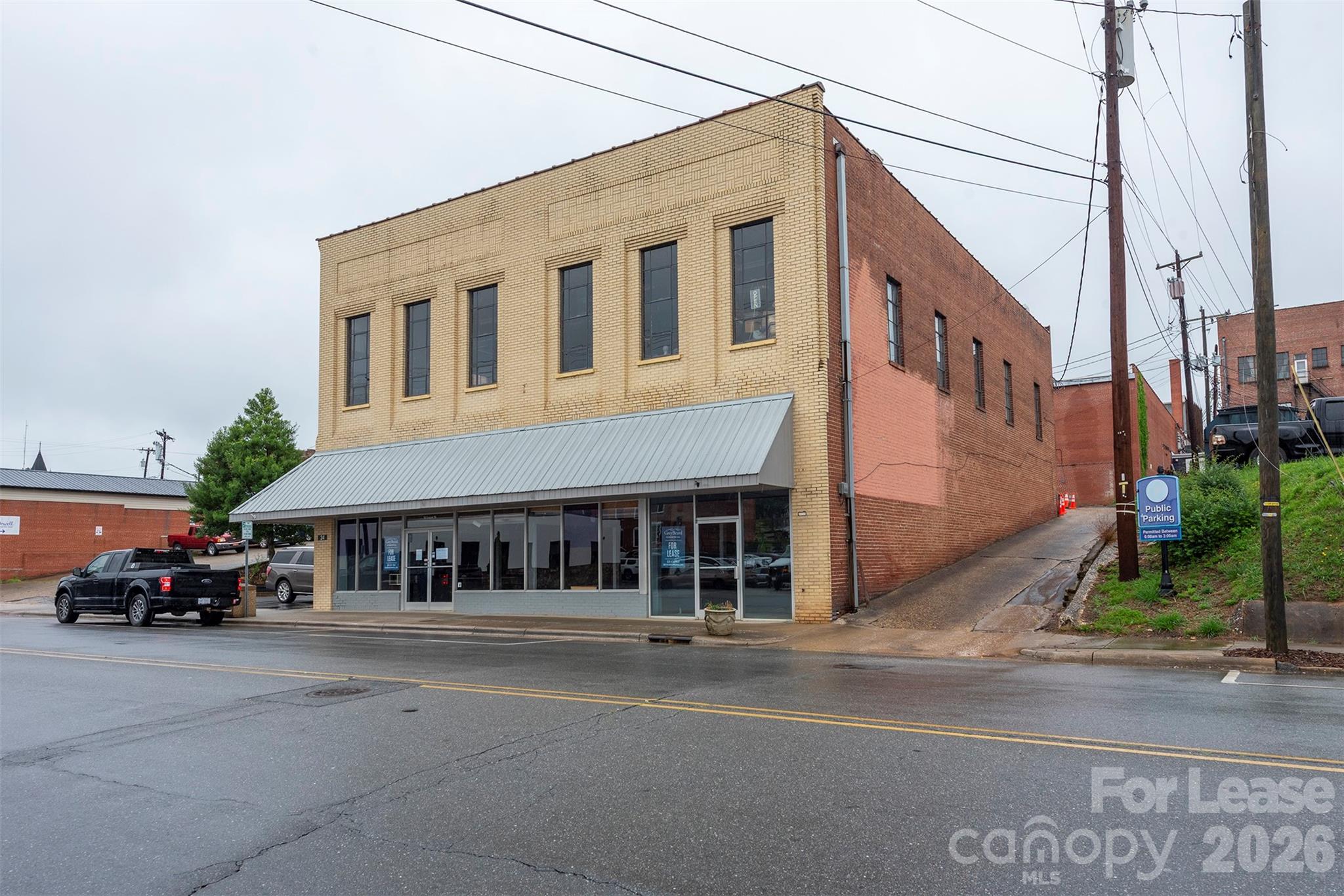 34 N Logan Street Property Photo 6
