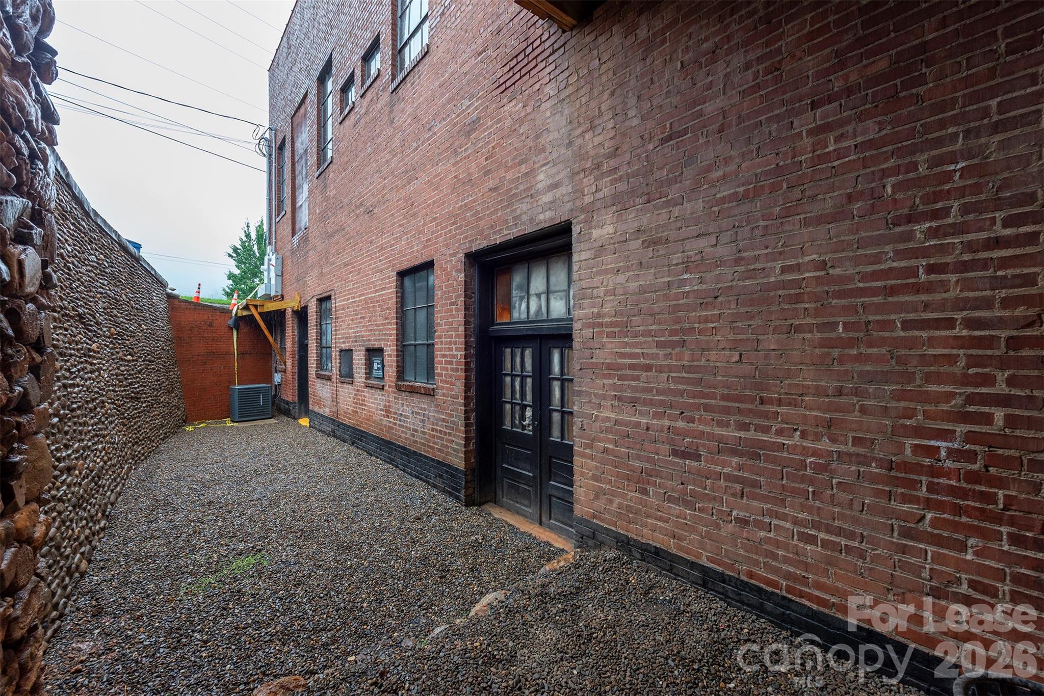 34 N Logan Street Property Photo 11