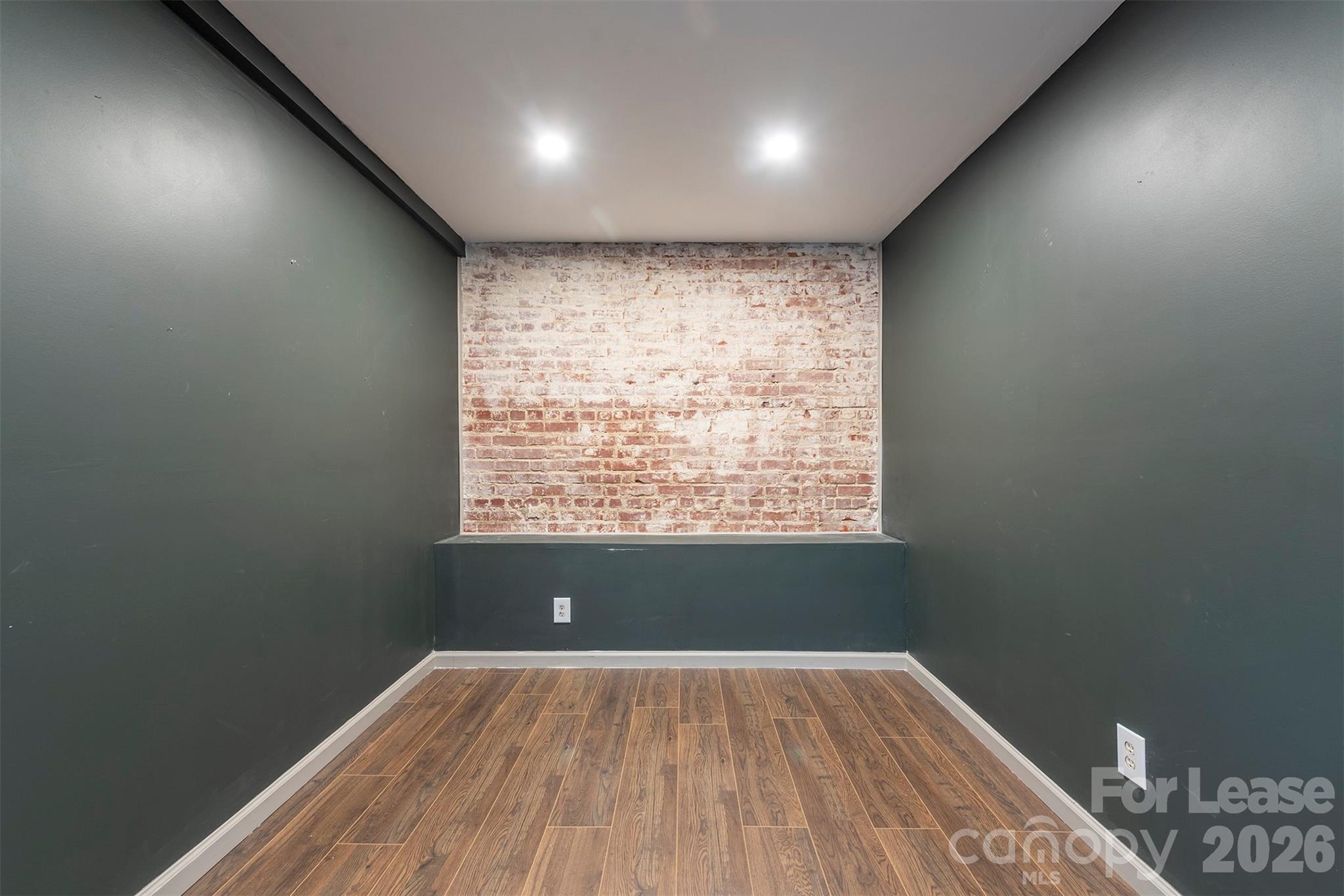34 N Logan Street Property Photo 17