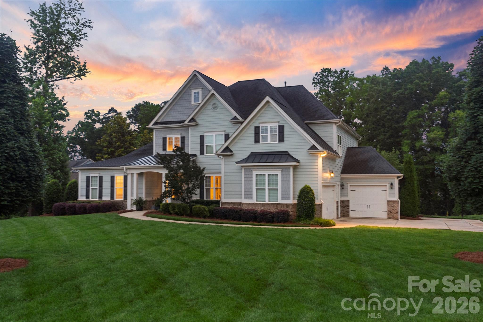 200 Seven Oaks Landing Property Photo 1