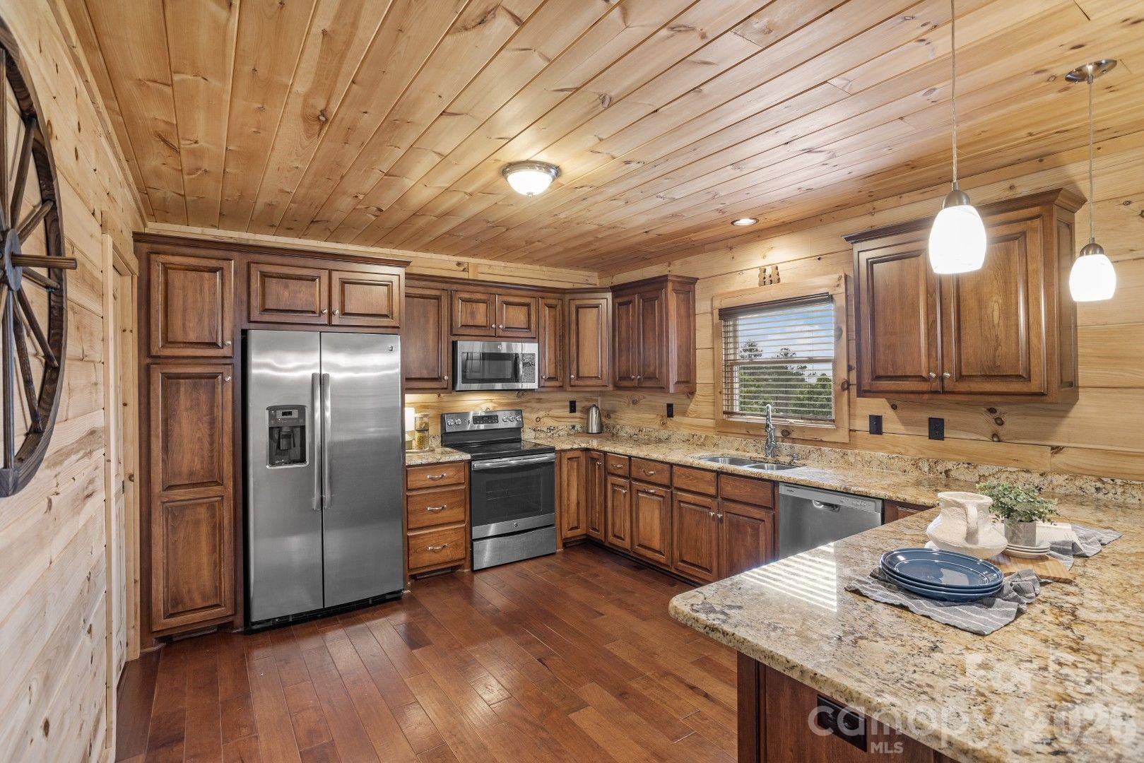 1732 Waters Edge Drive Property Photo 1
