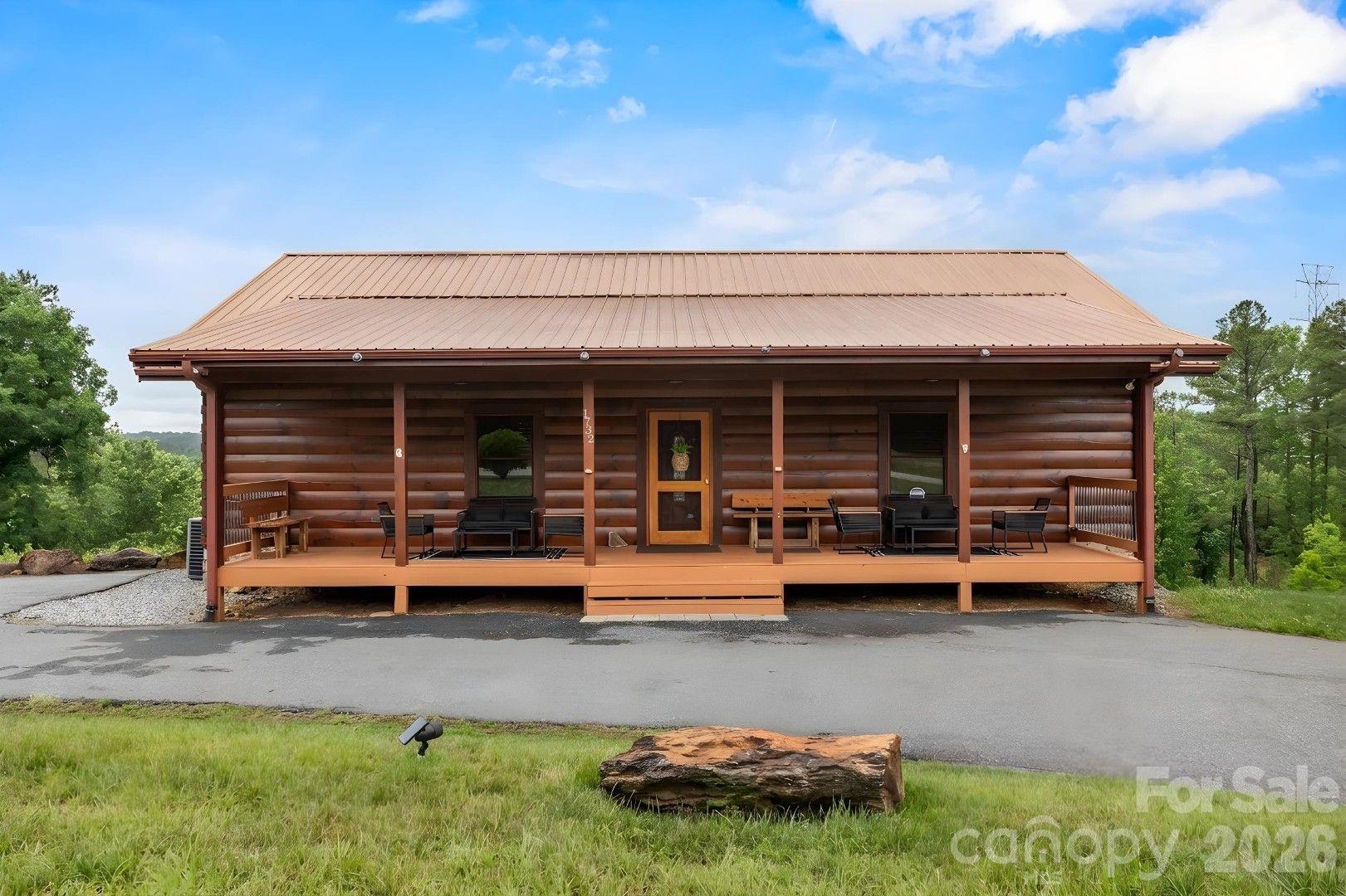 1732 Waters Edge Drive Property Photo 2