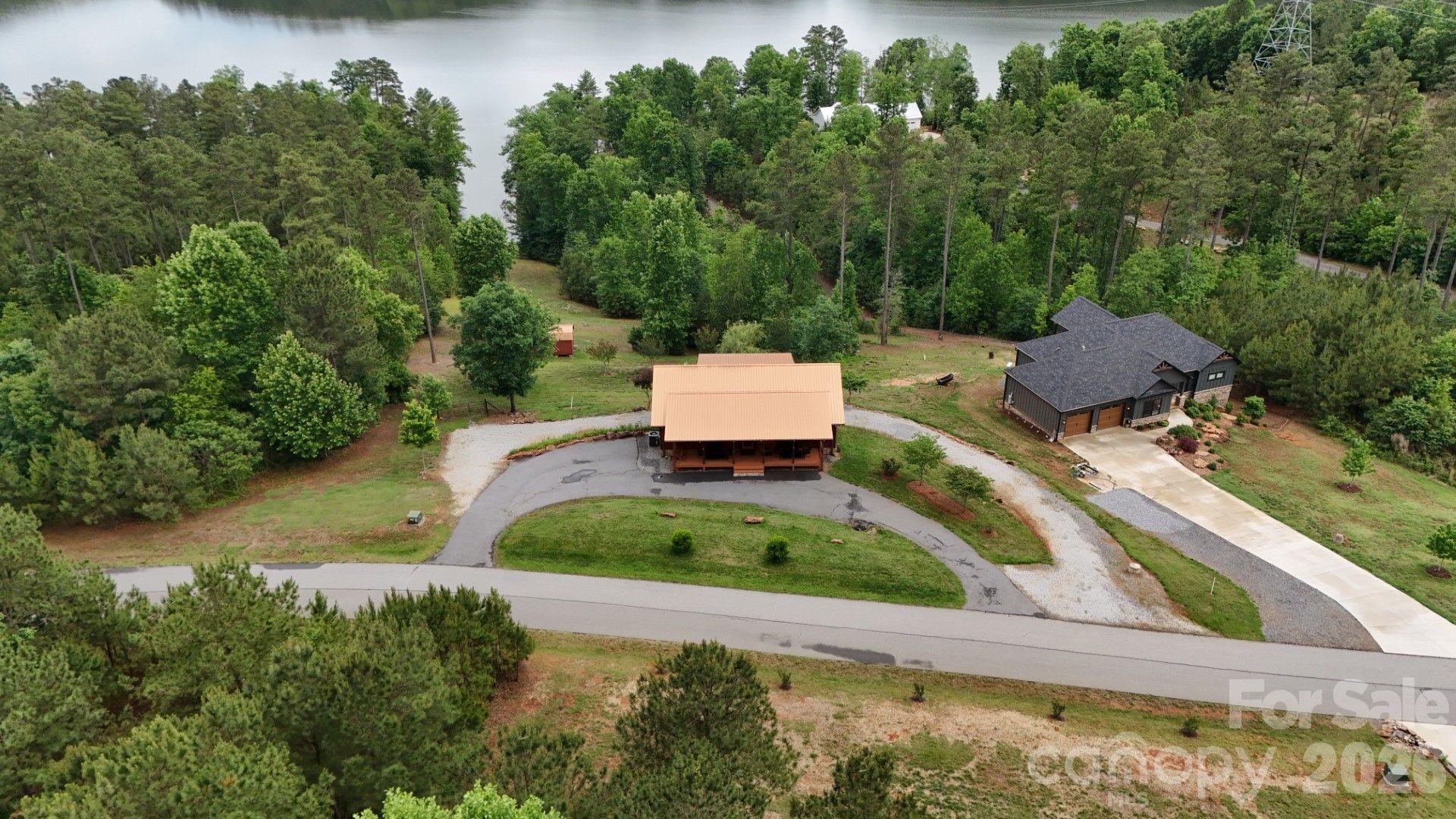 1732 Waters Edge Drive Property Photo 5