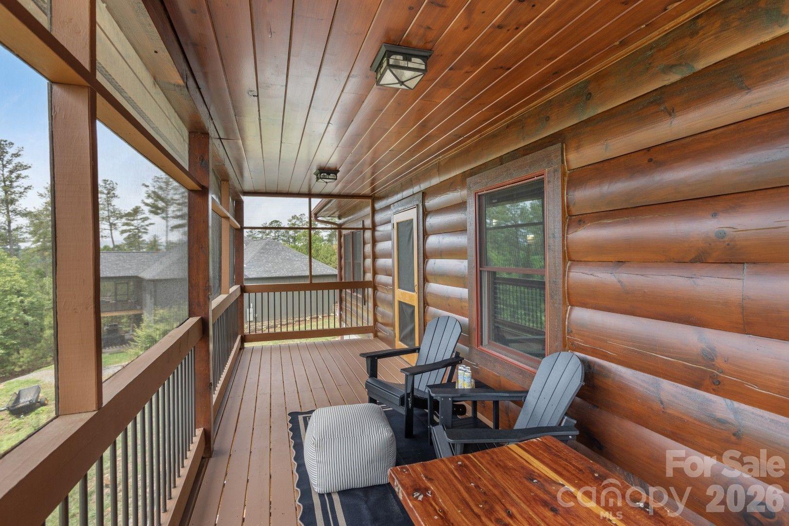1732 Waters Edge Drive Property Photo 8