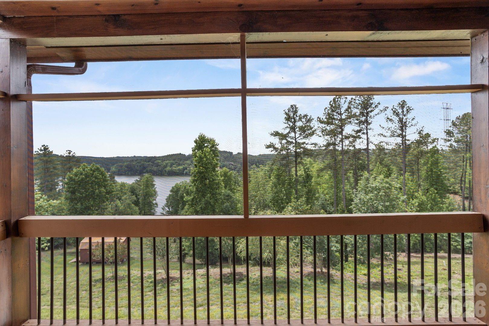 1732 Waters Edge Drive Property Photo 9