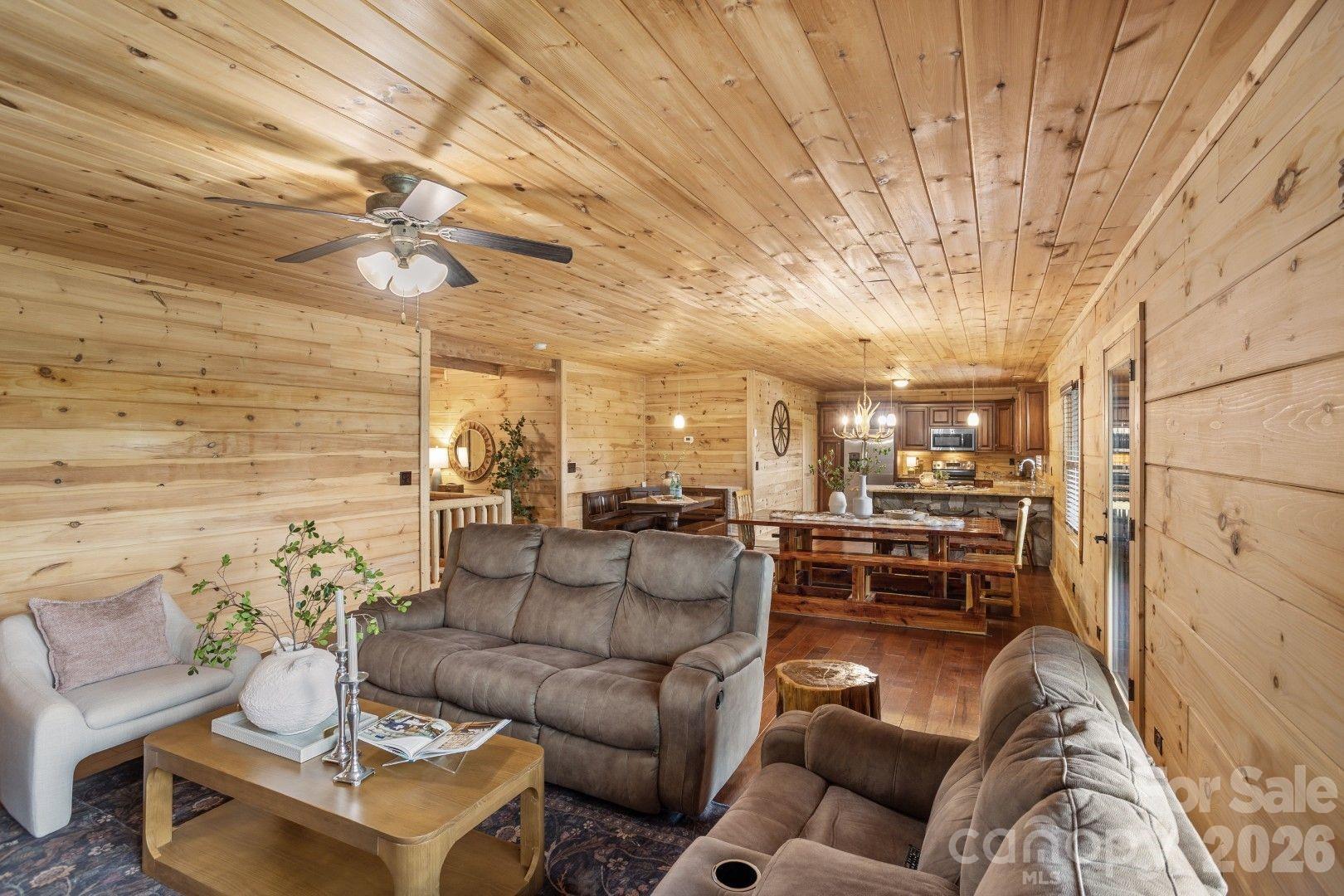 1732 Waters Edge Drive Property Photo 14