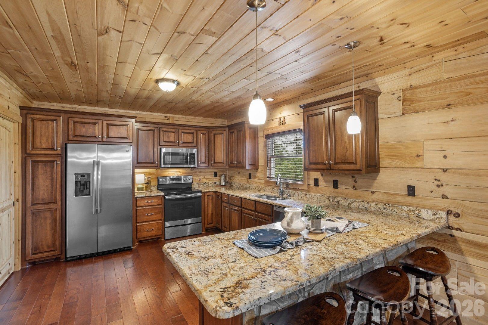 1732 Waters Edge Drive Property Photo 17
