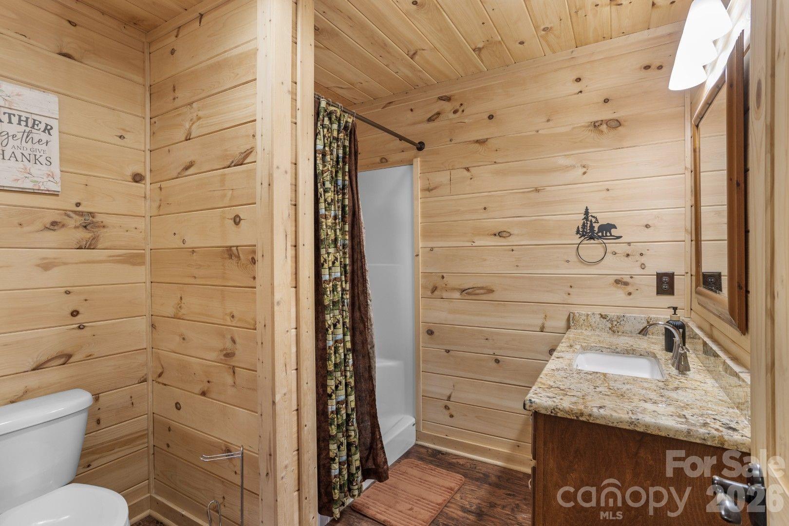 1732 Waters Edge Drive Property Photo 35
