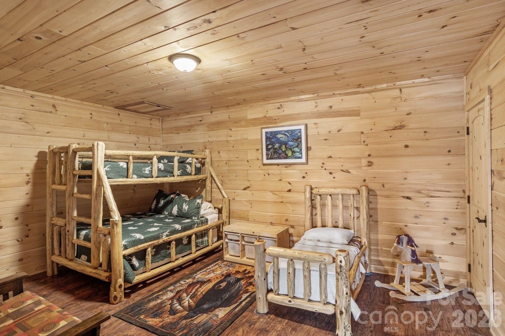 1732 Waters Edge Drive Property Photo 36