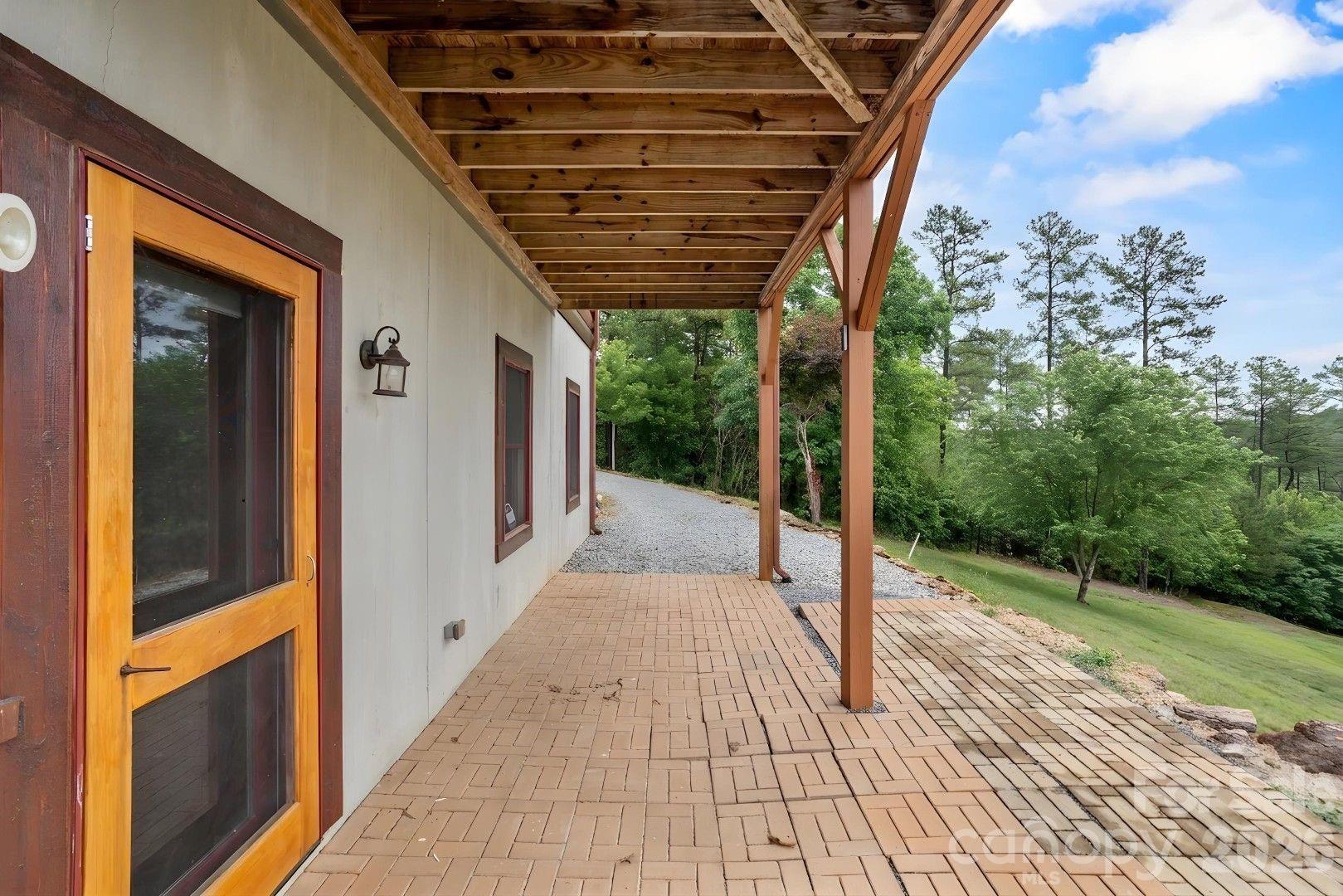 1732 Waters Edge Drive Property Photo 38