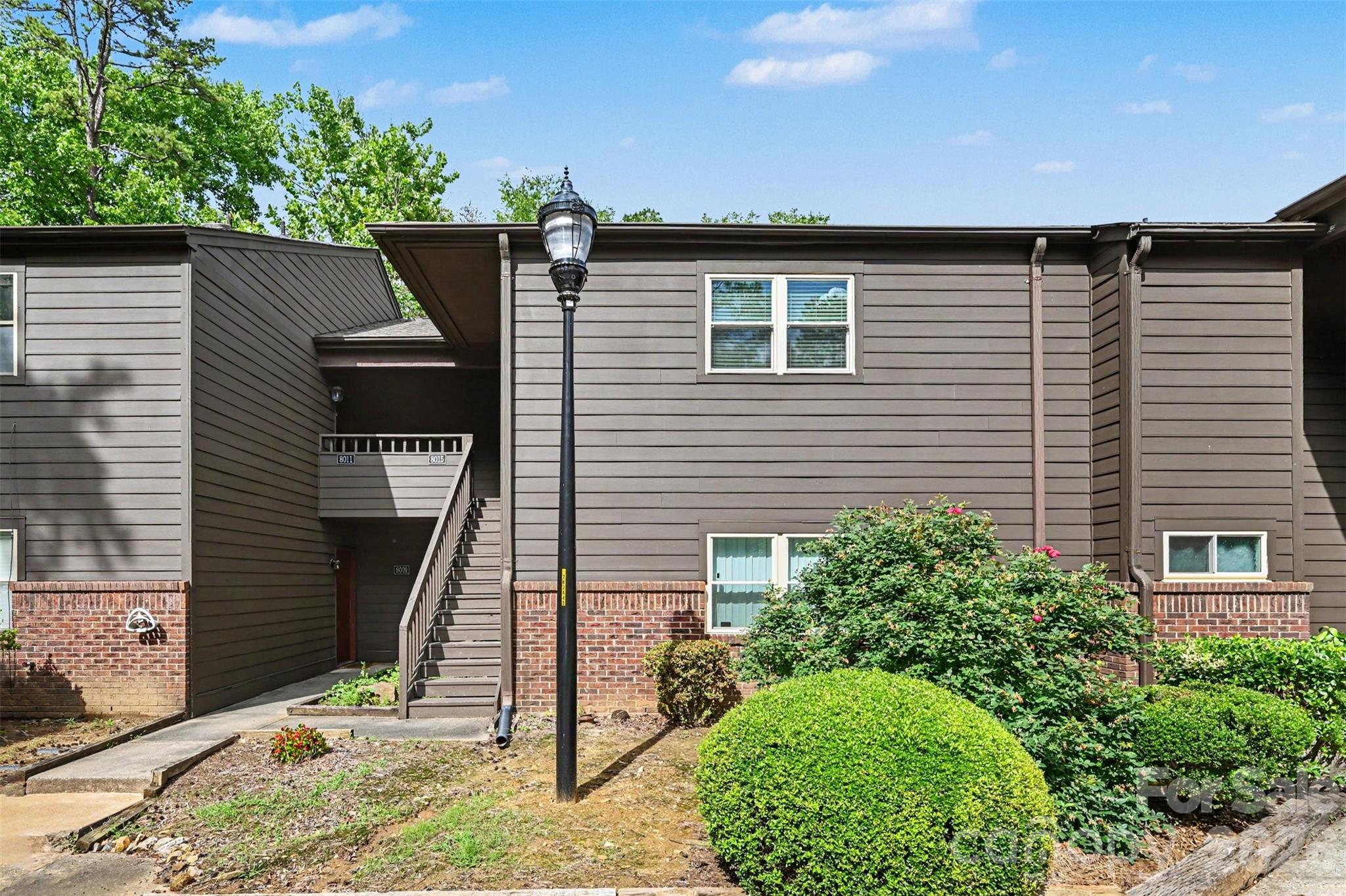 8015 Cedar Glen Drive Property Photo 2