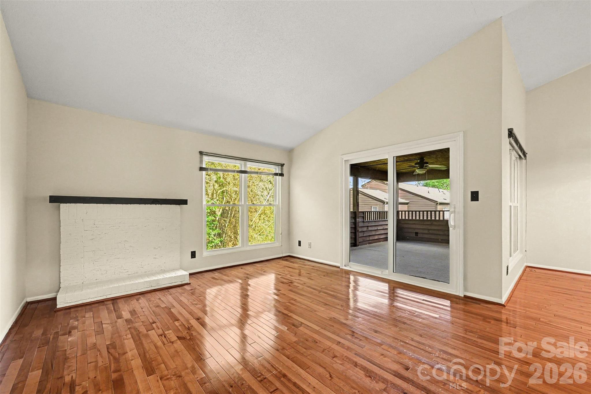 8015 Cedar Glen Drive Property Photo 5