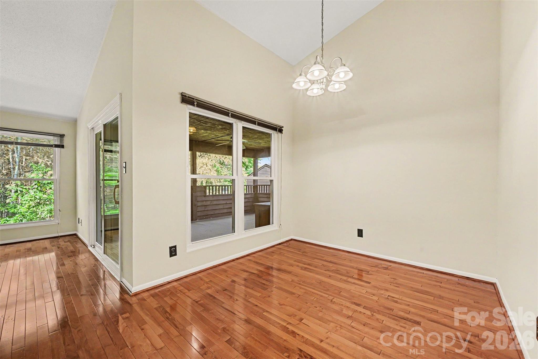 8015 Cedar Glen Drive Property Photo 6