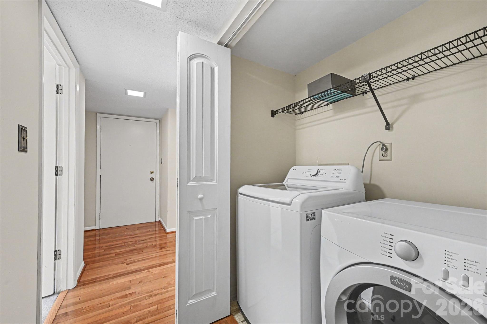 8015 Cedar Glen Drive Property Photo 13