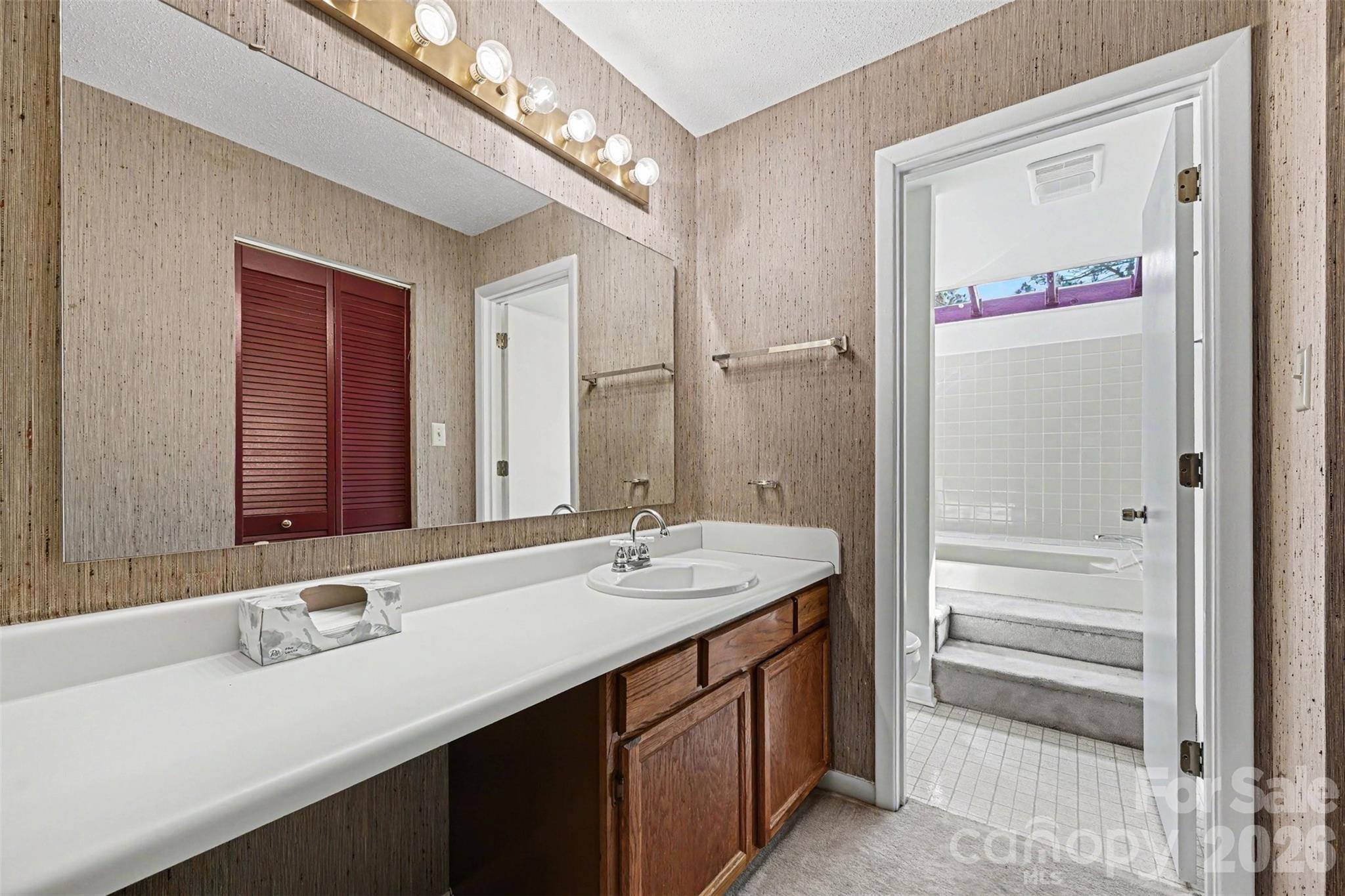 8015 Cedar Glen Drive Property Photo 16