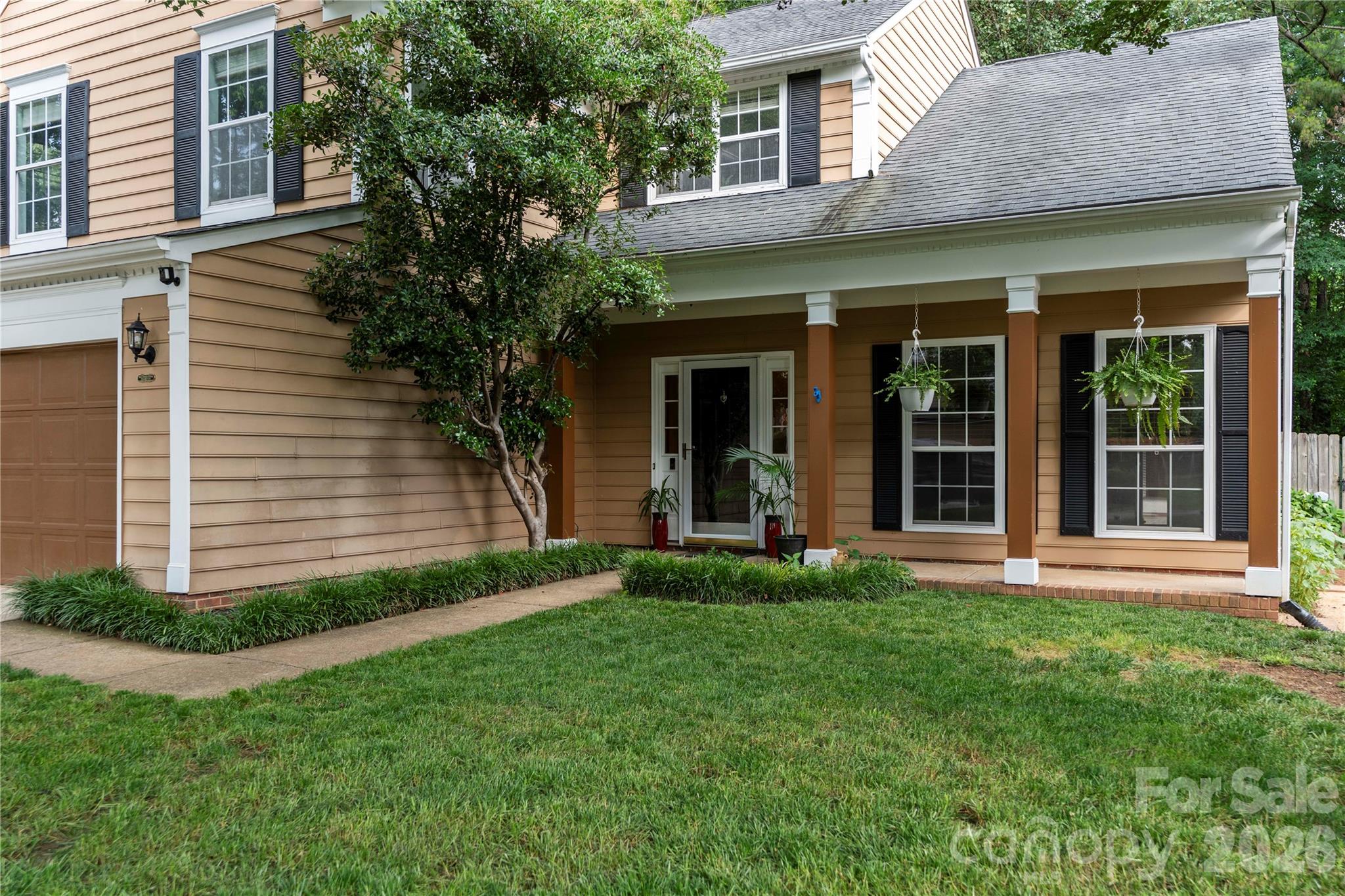 8411 Red Cypress Court Property Photo 4