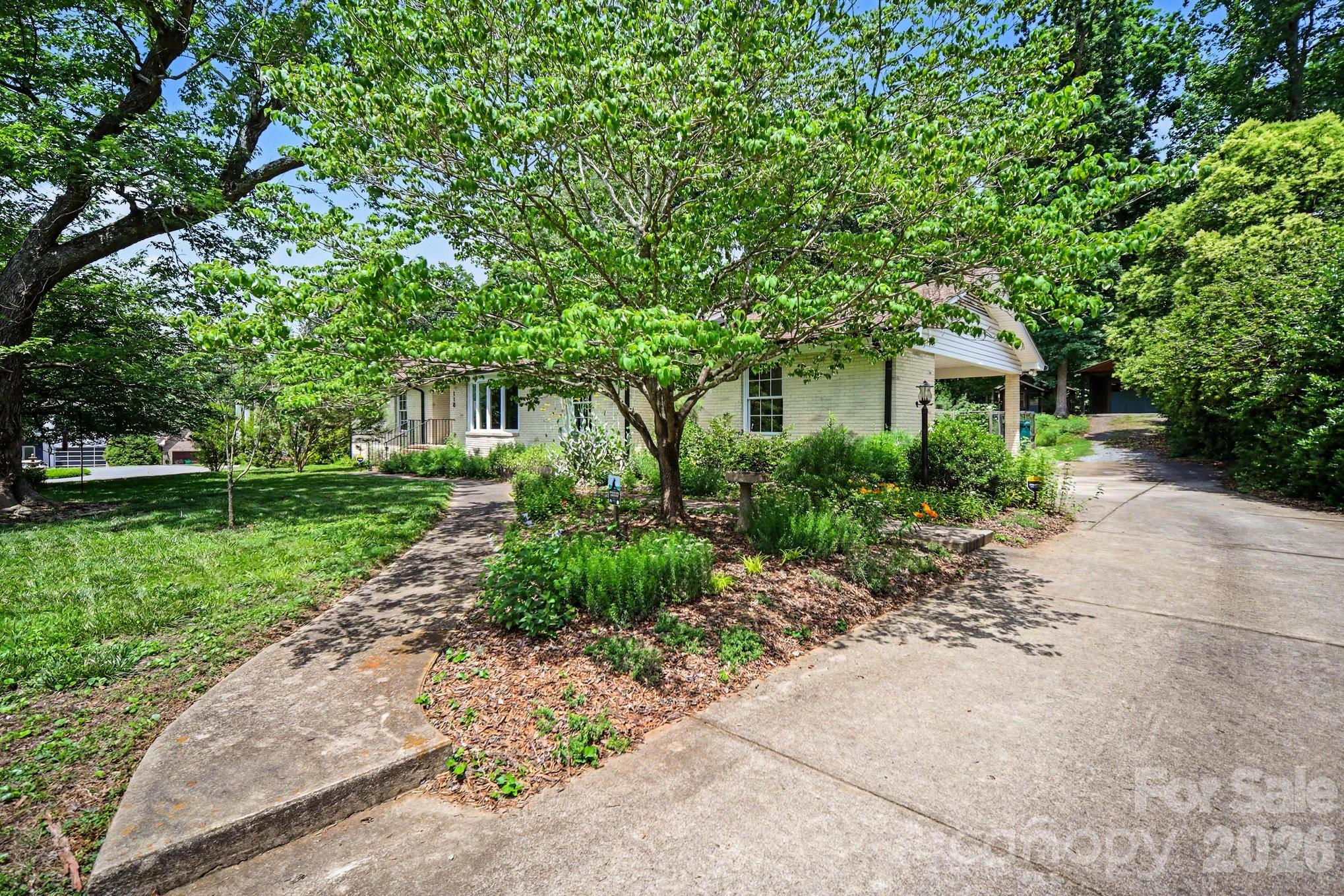 118 Lutomma Circle Property Photo 4