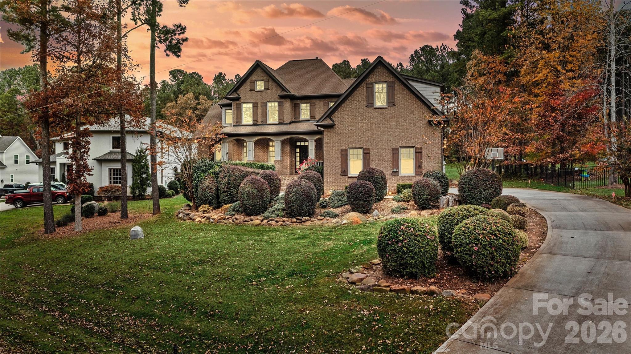 336 Kenway Loop Property Photo 1
