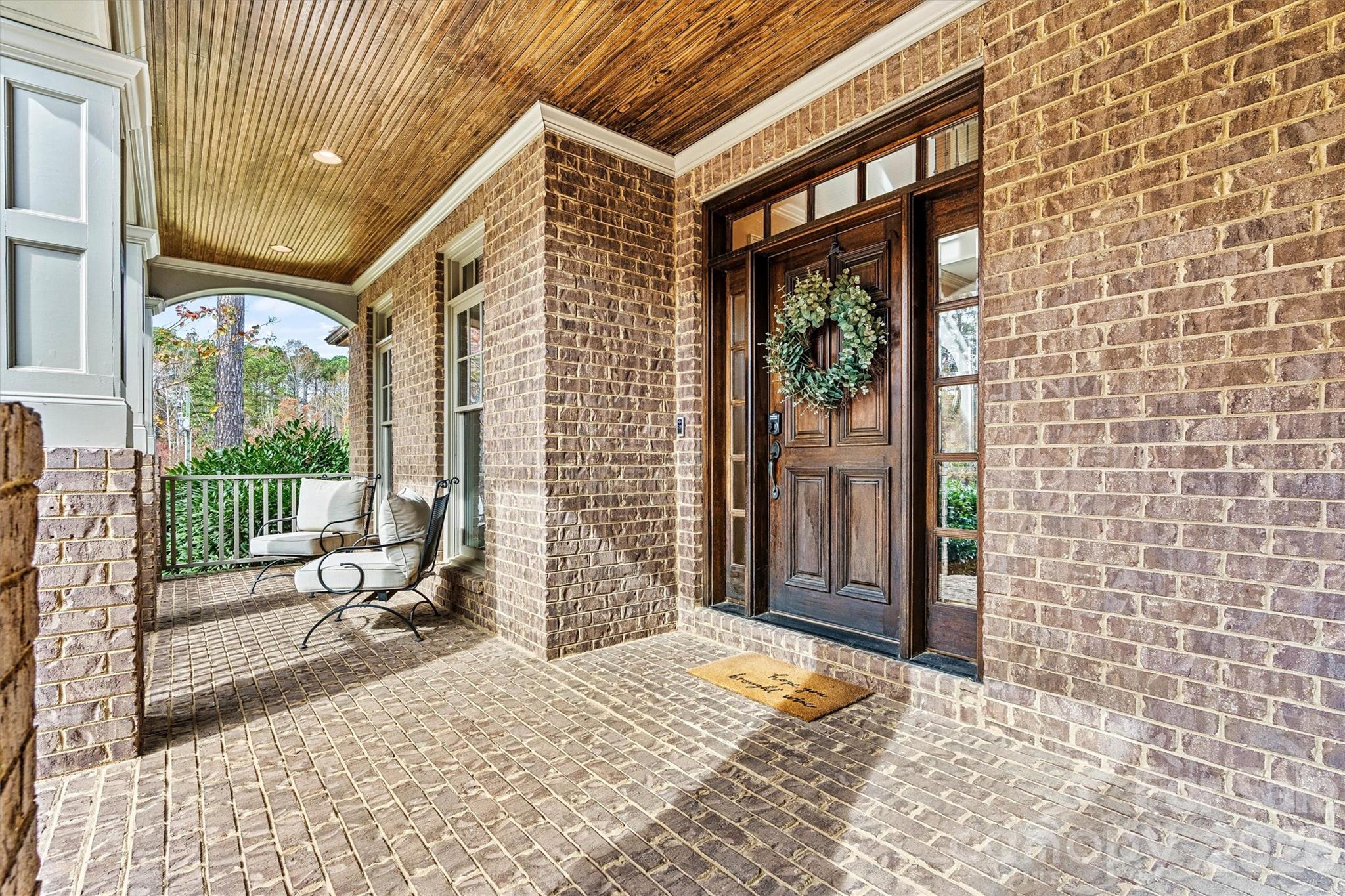 336 Kenway Loop Property Photo 6