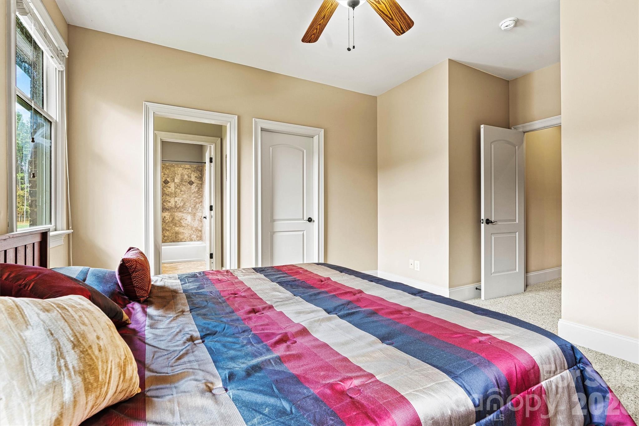 336 Kenway Loop Property Photo 34