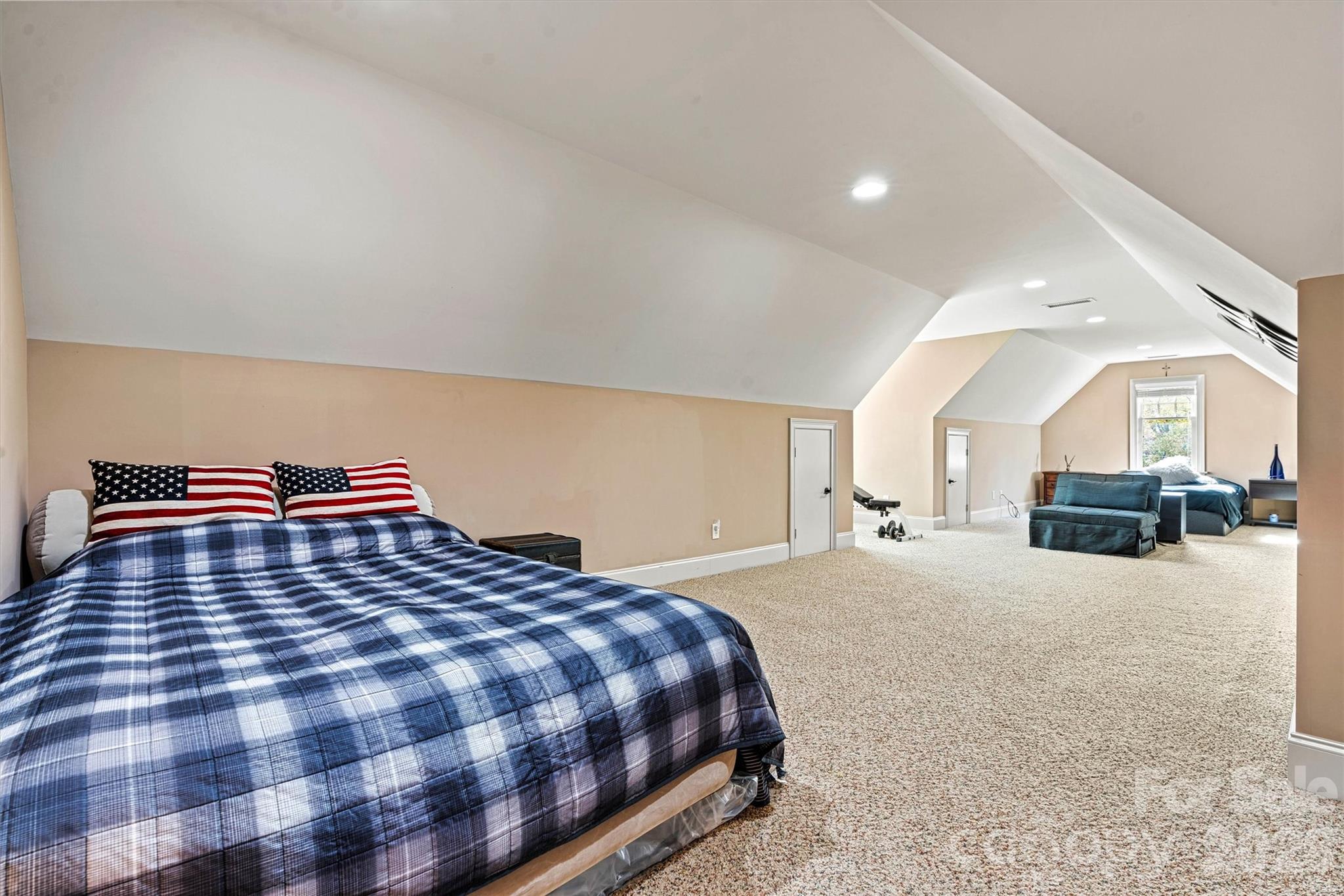 336 Kenway Loop Property Photo 39