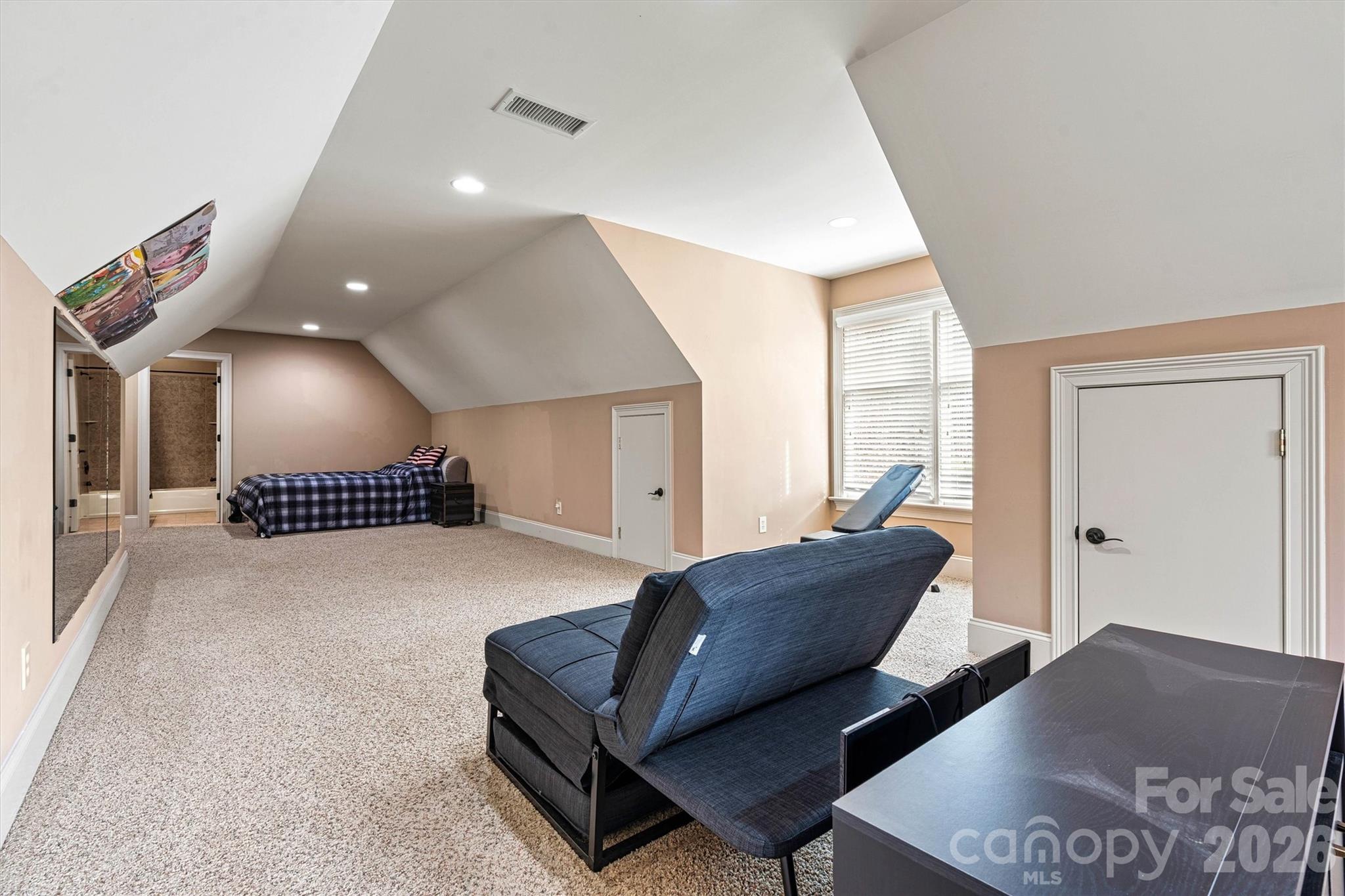 336 Kenway Loop Property Photo 40