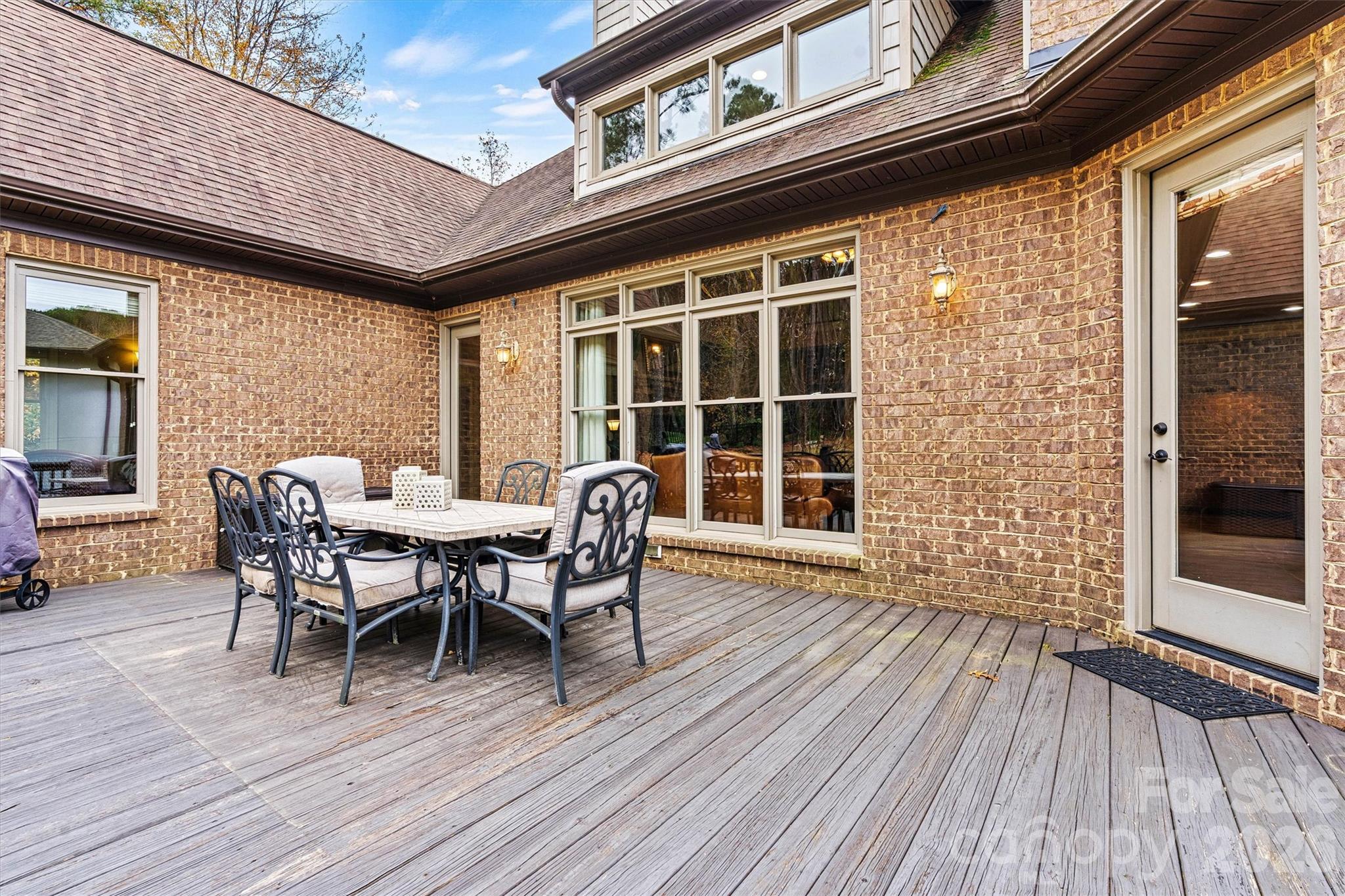 336 Kenway Loop Property Photo 44