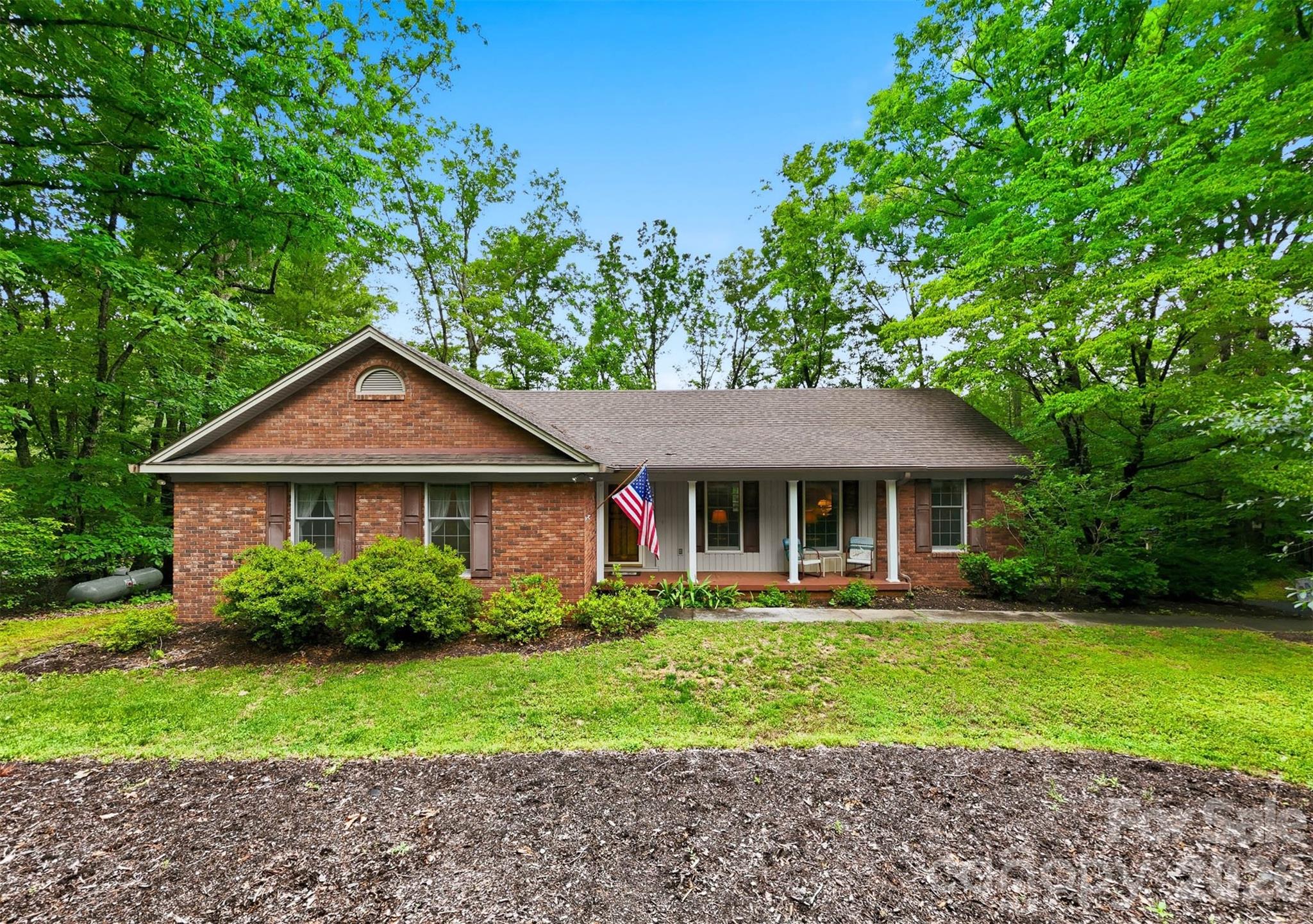 104 Laurelwood Drive Property Photo 1