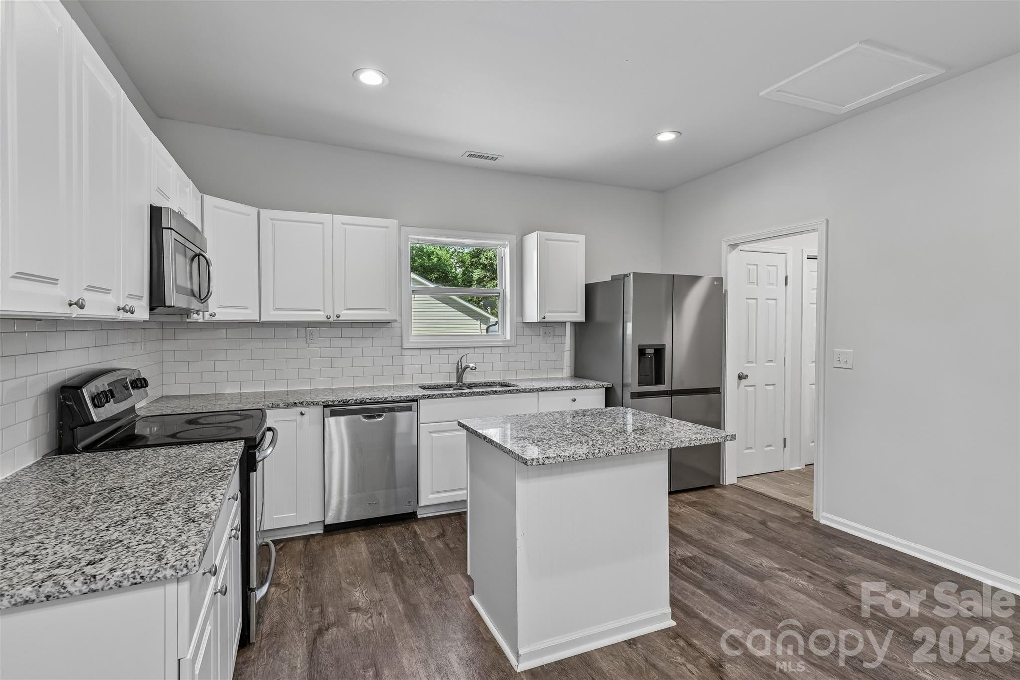 2509 Gardner Street Property Photo 2