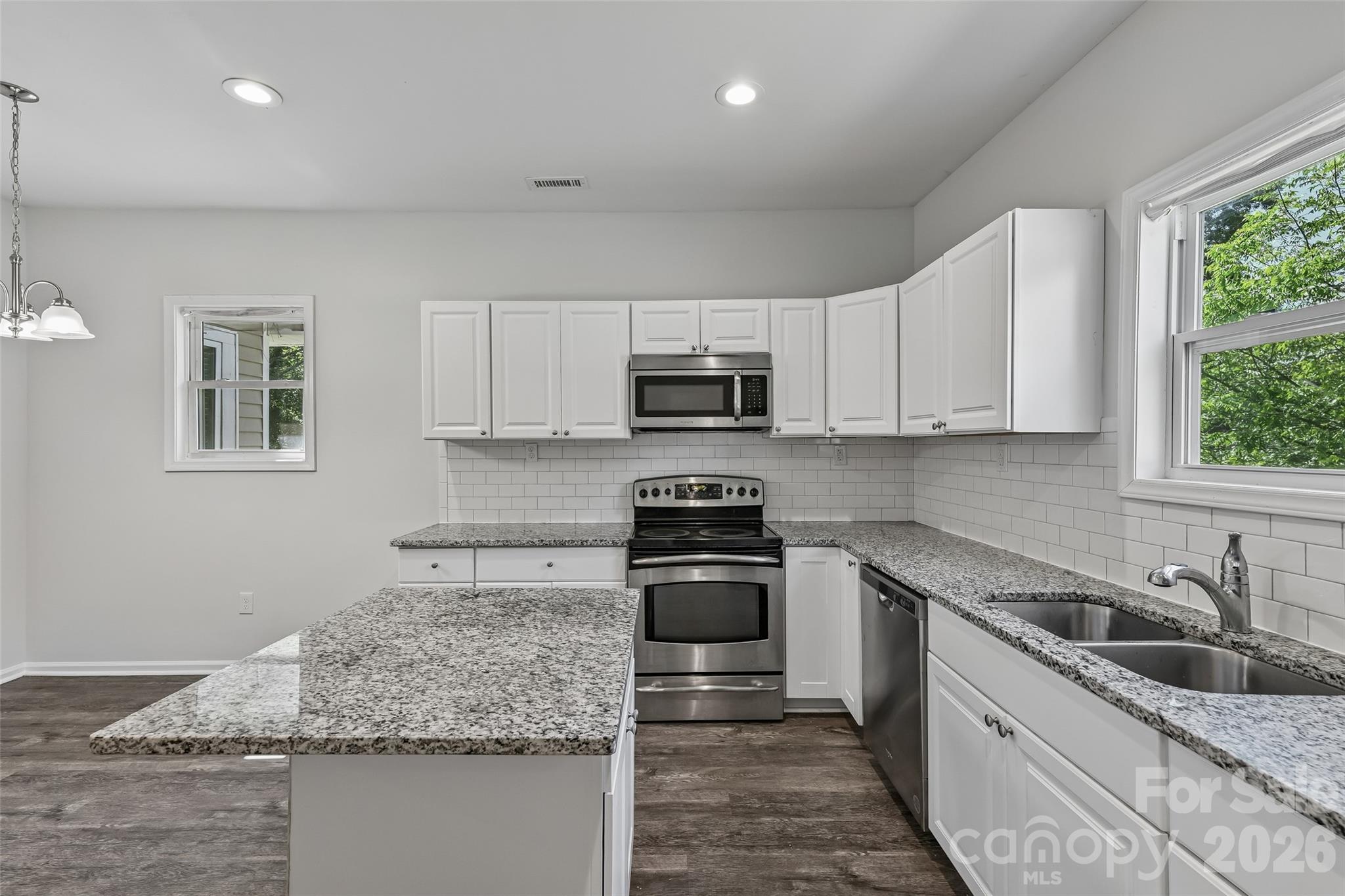 2509 Gardner Street Property Photo 3