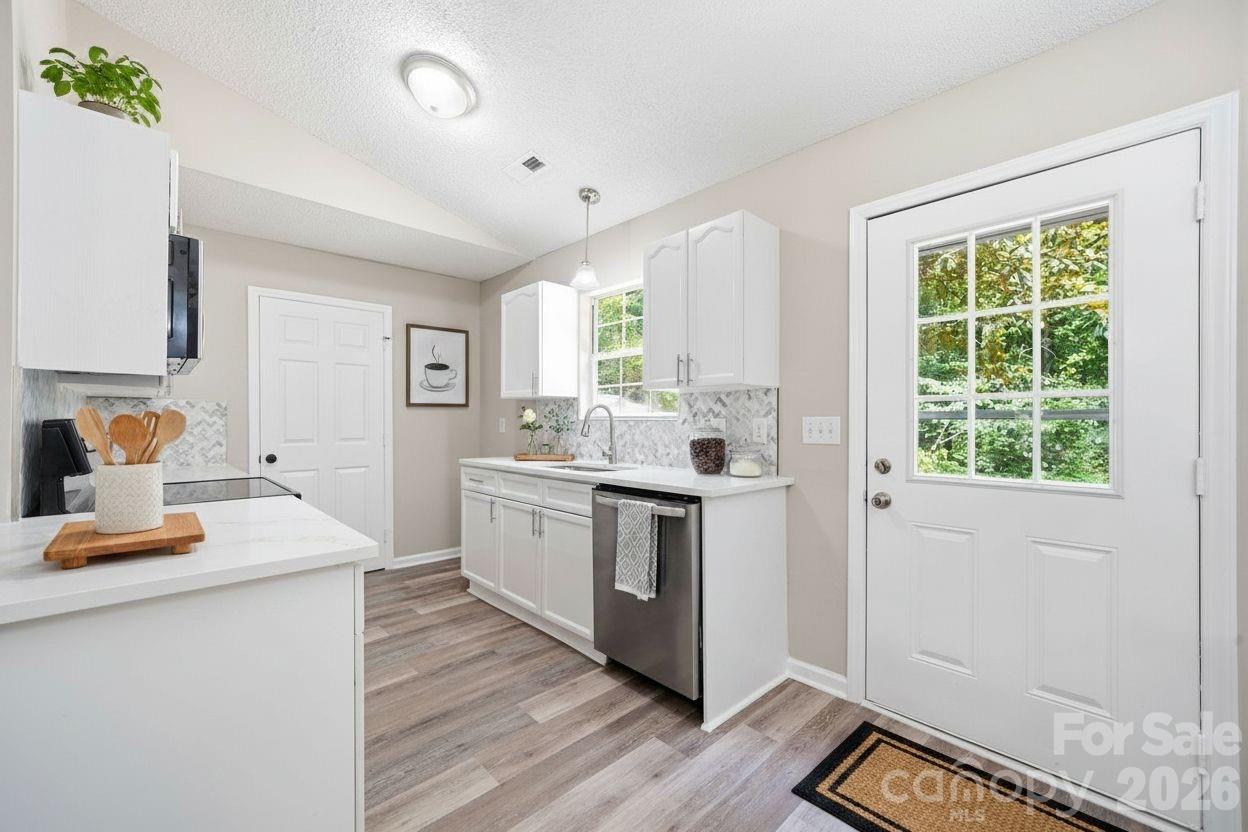6324 Grove Park Boulevard Property Photo 9