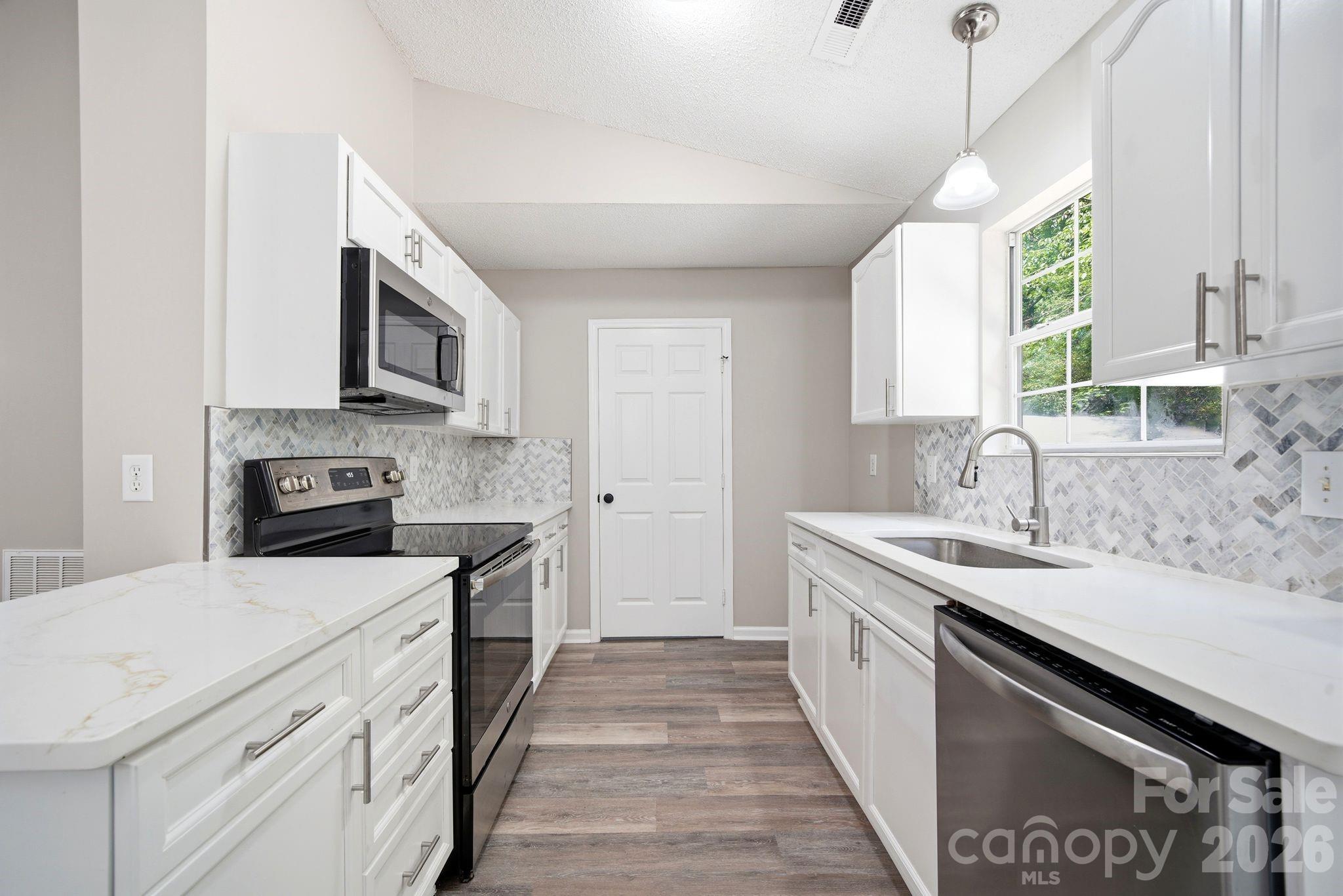 6324 Grove Park Boulevard Property Photo 10