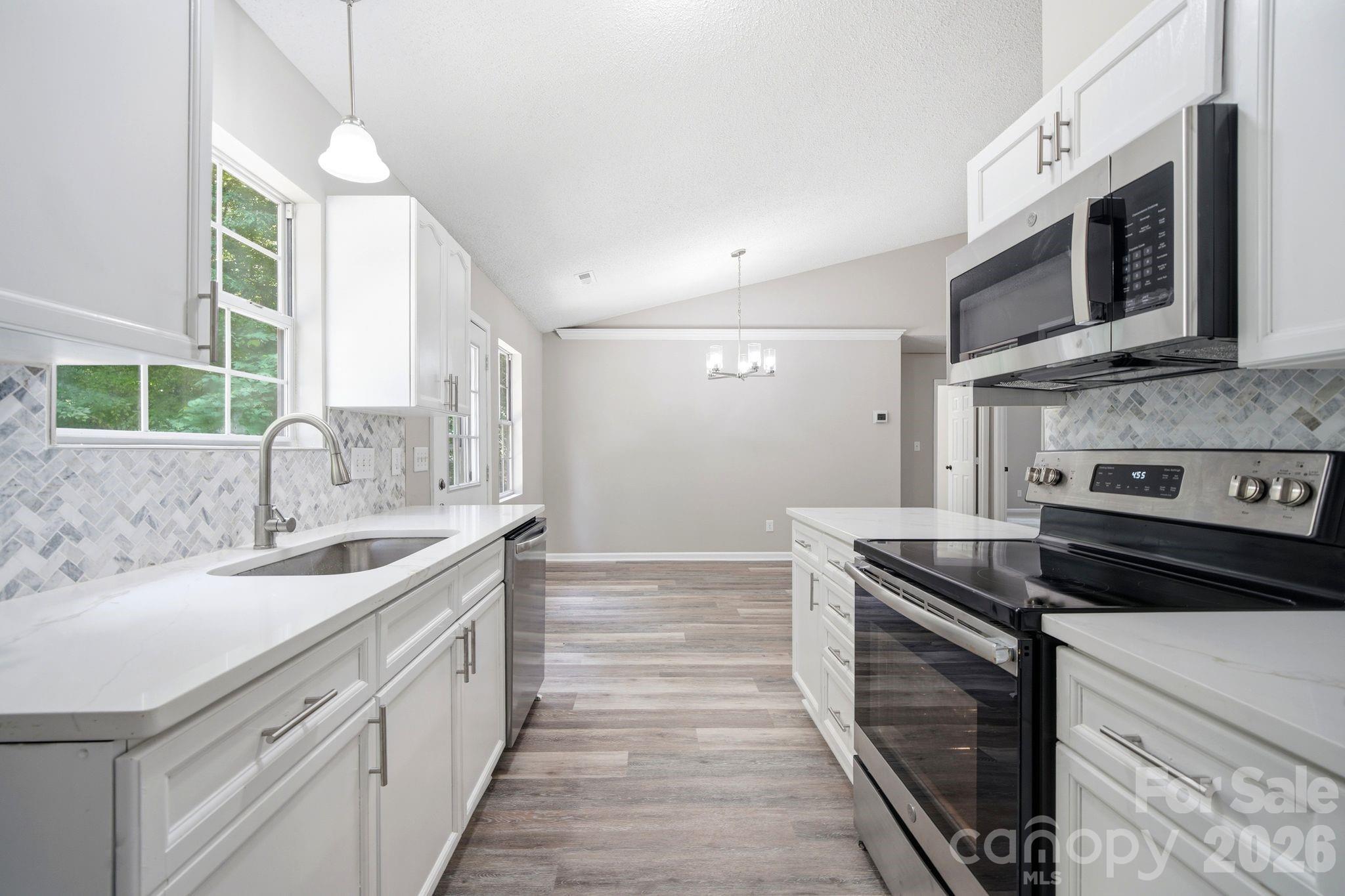 6324 Grove Park Boulevard Property Photo 12