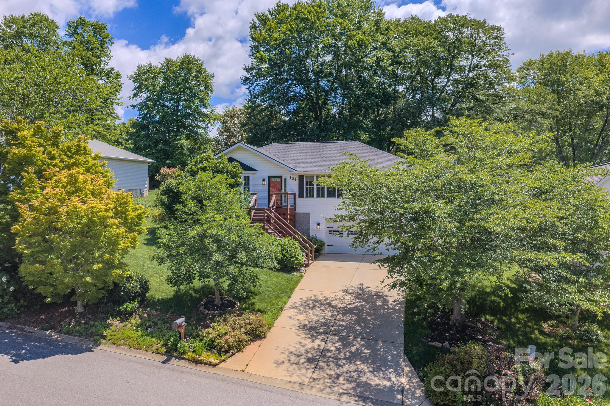 102 Forest Lake Drive Property Photo 3