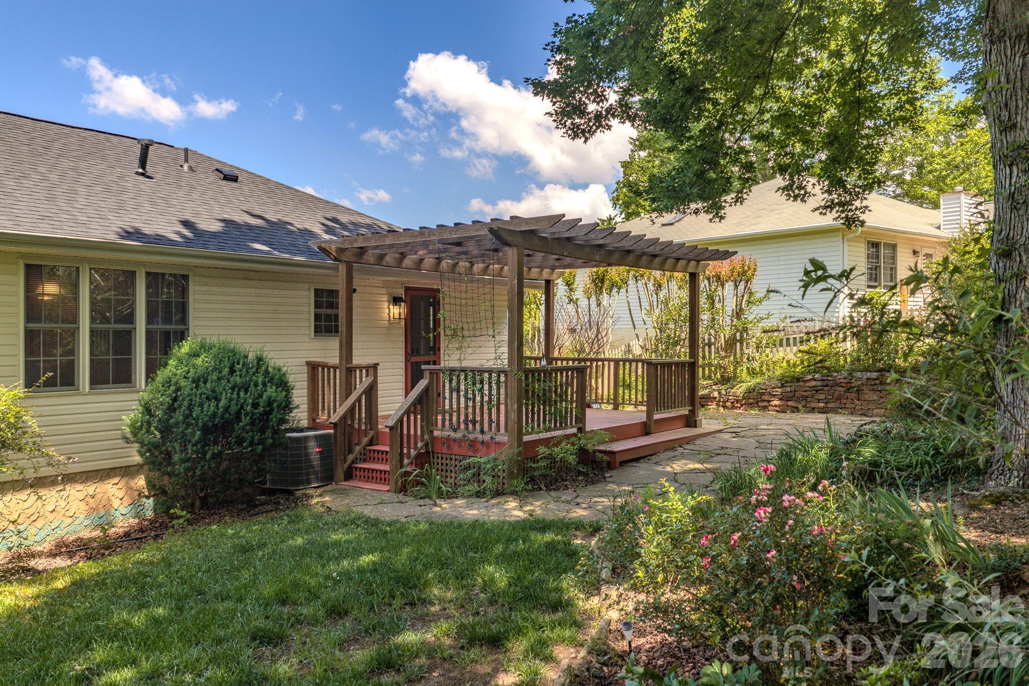 102 Forest Lake Drive Property Photo 36