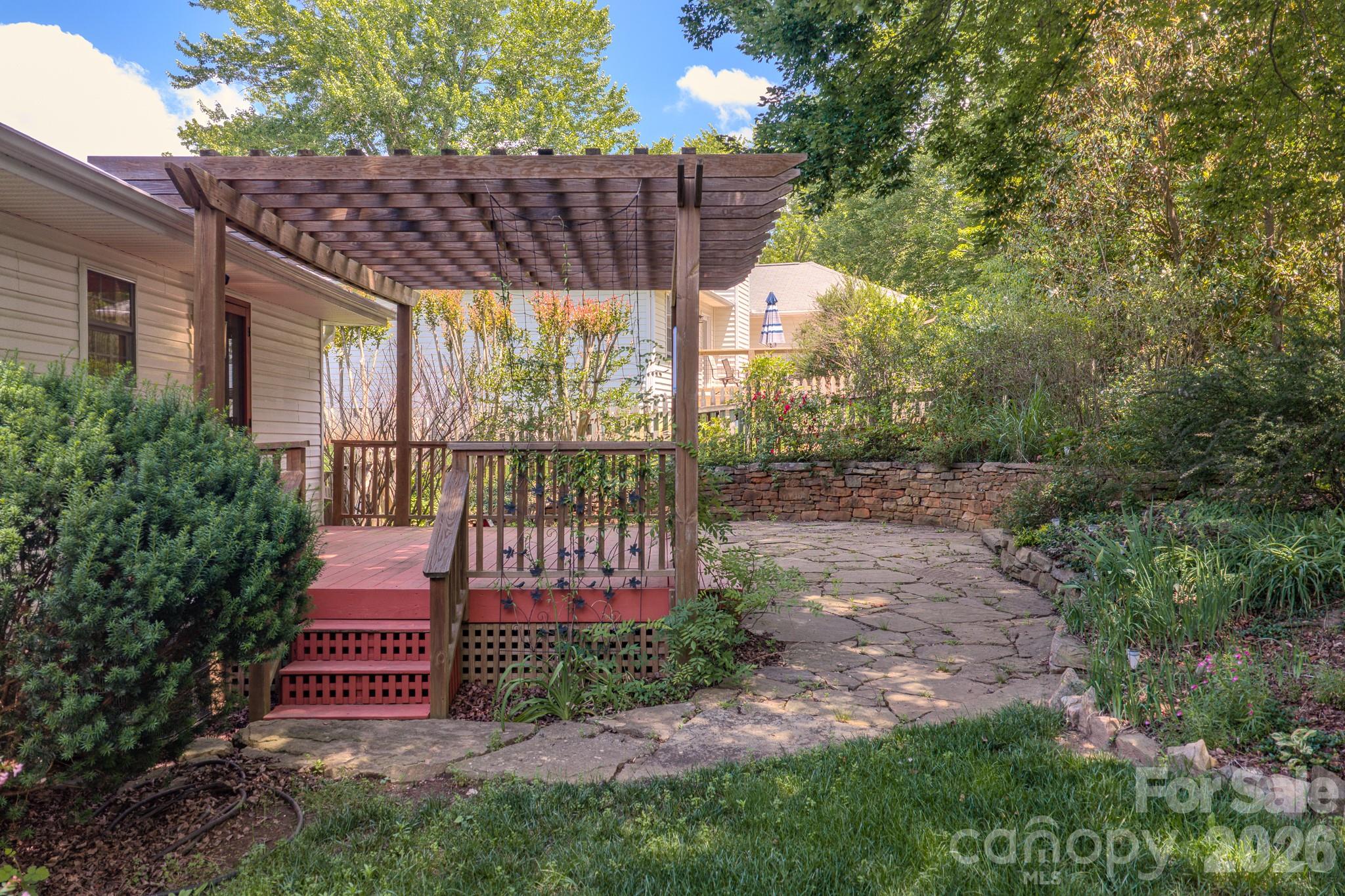 102 Forest Lake Drive Property Photo 37