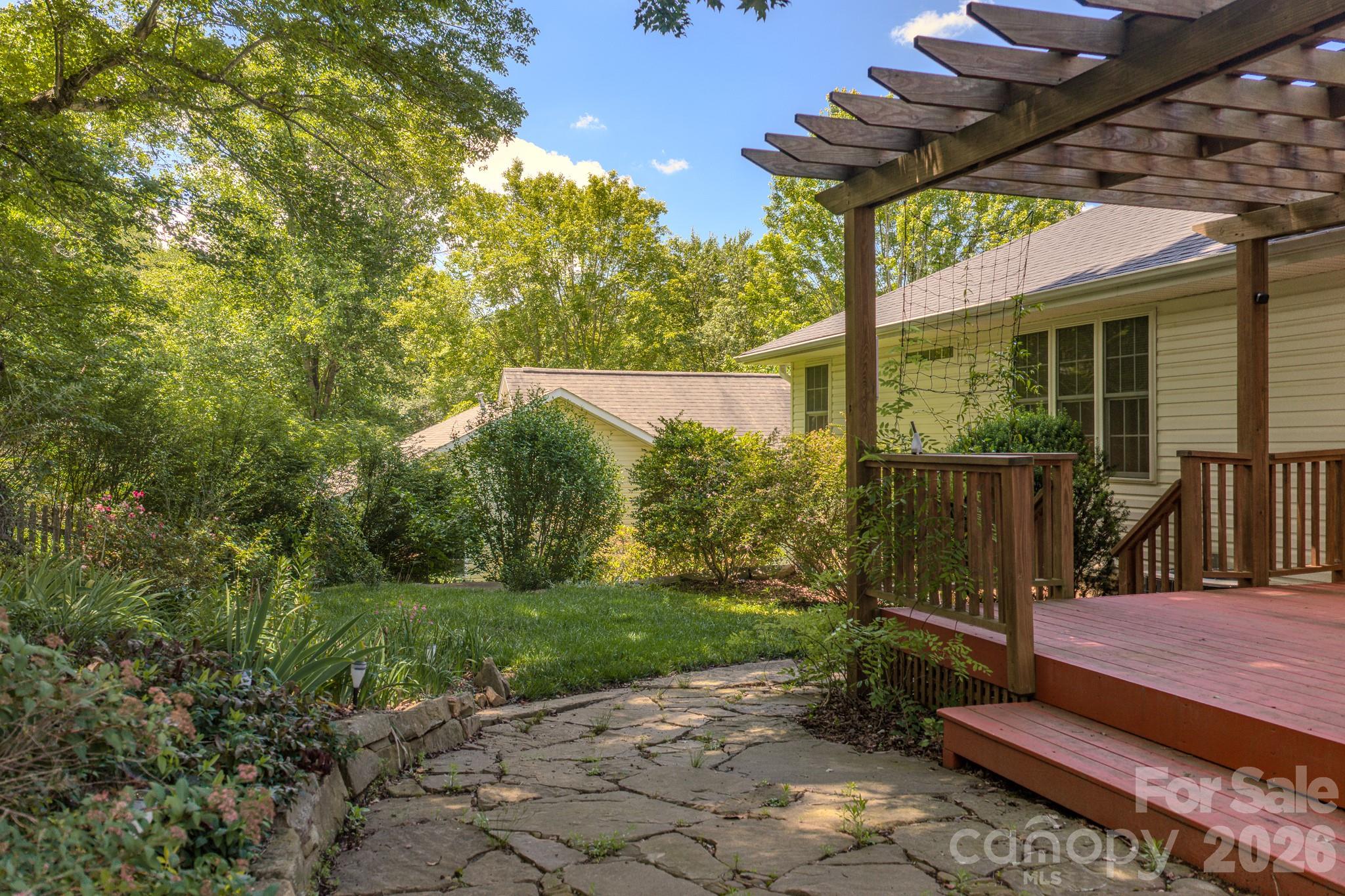 102 Forest Lake Drive Property Photo 41