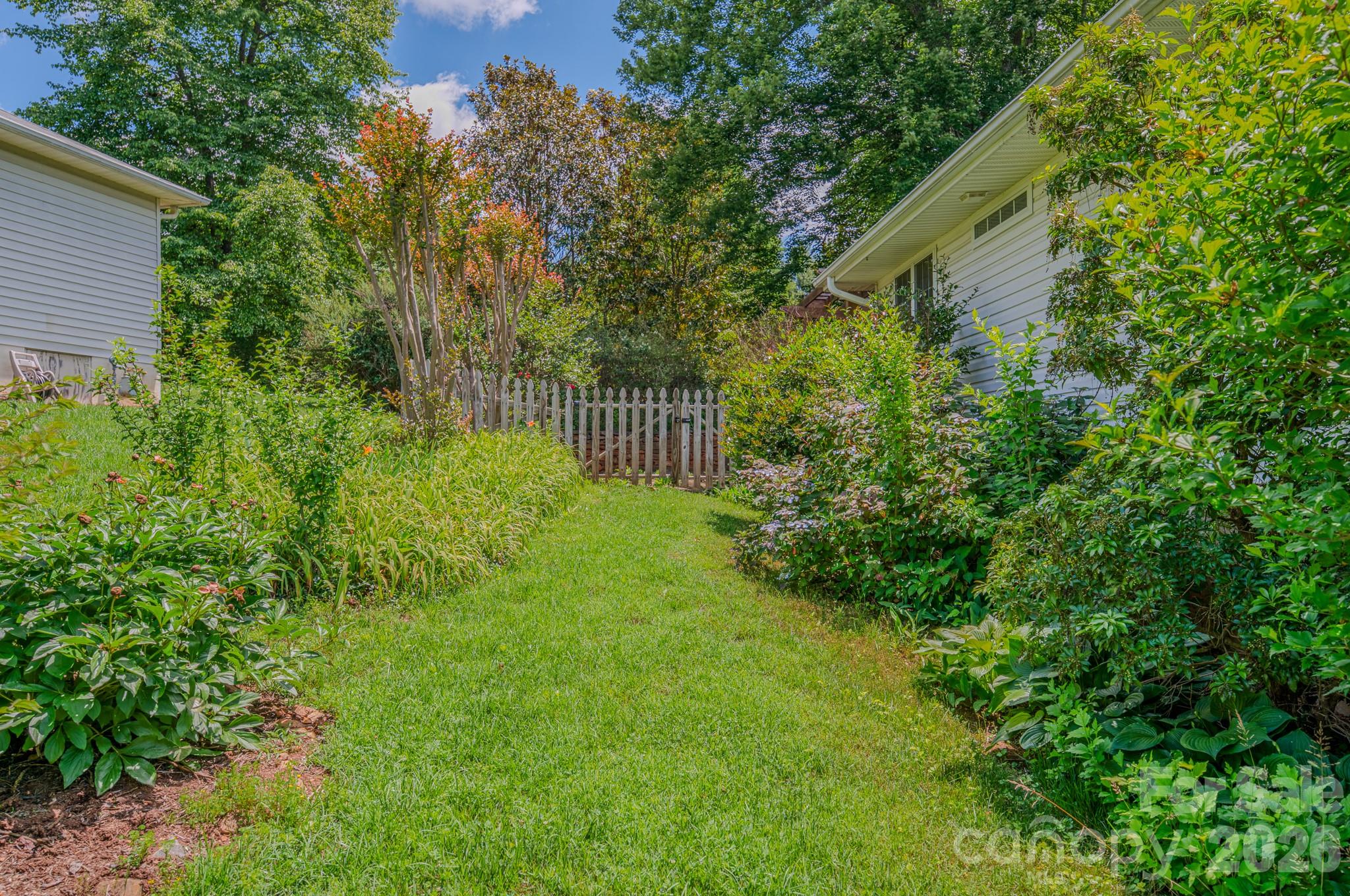 102 Forest Lake Drive Property Photo 42