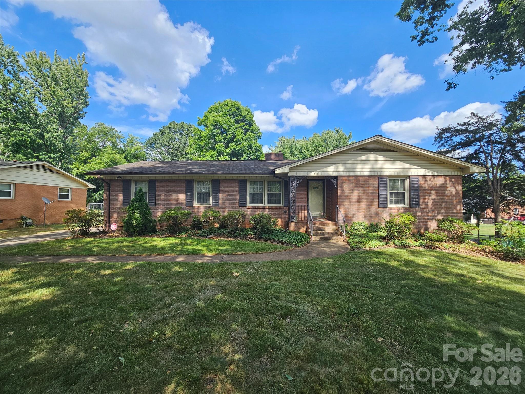 331 Woodside Drive Property Photo 2