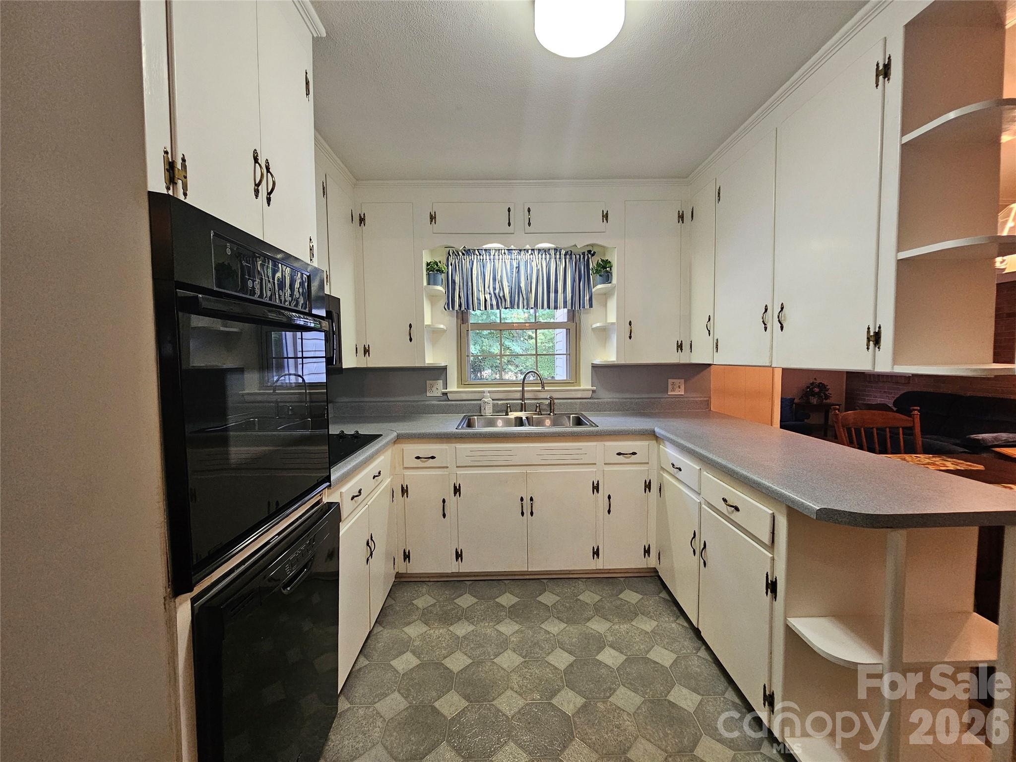 331 Woodside Drive Property Photo 9