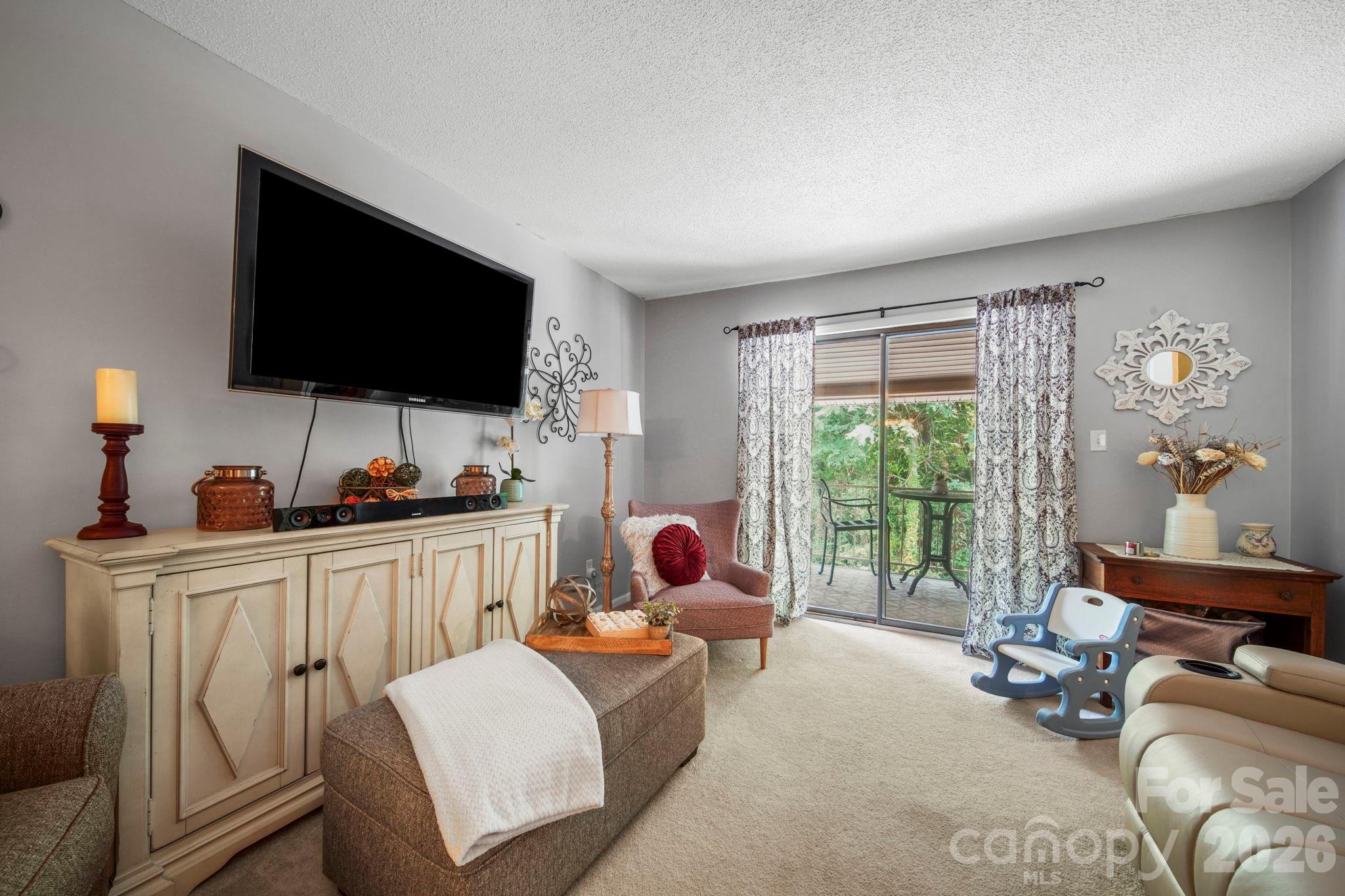 109 Carriage House Drive Property Photo 4