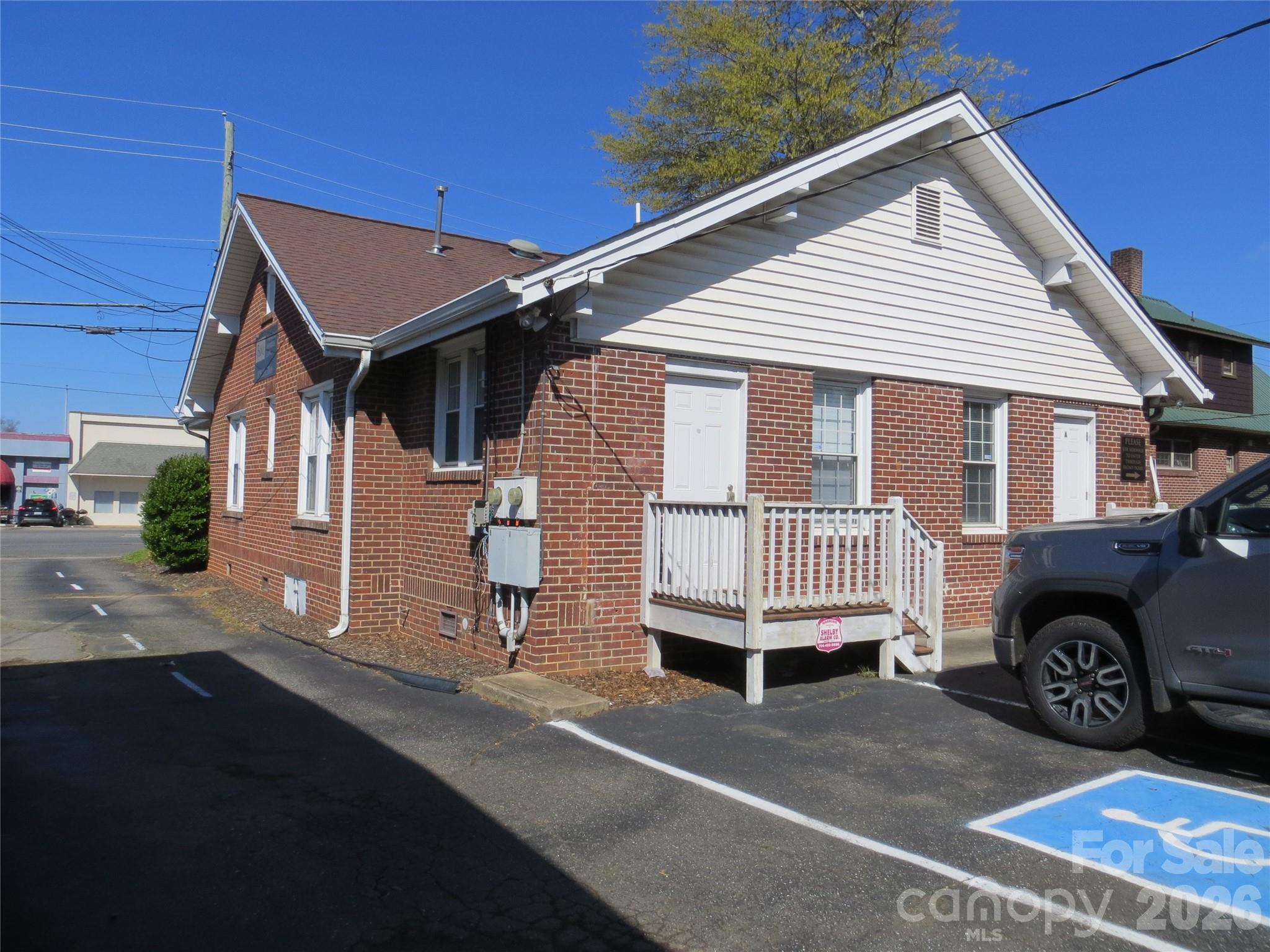 505 S Lafayette Street Property Photo 5