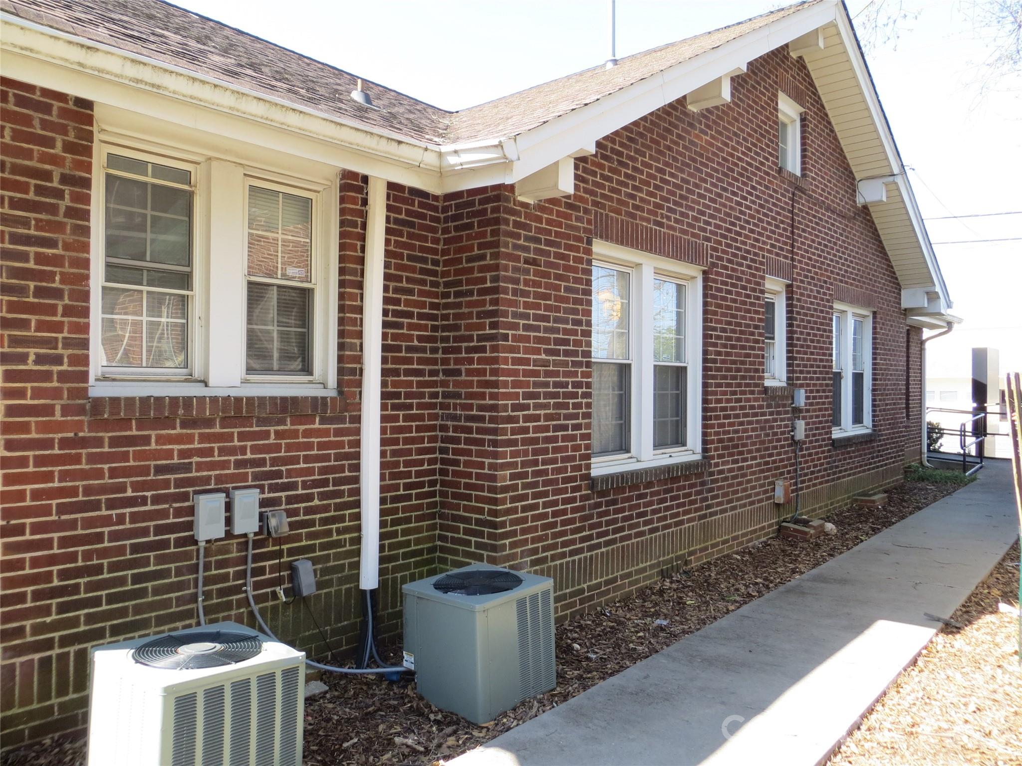 505 S Lafayette Street Property Photo 6