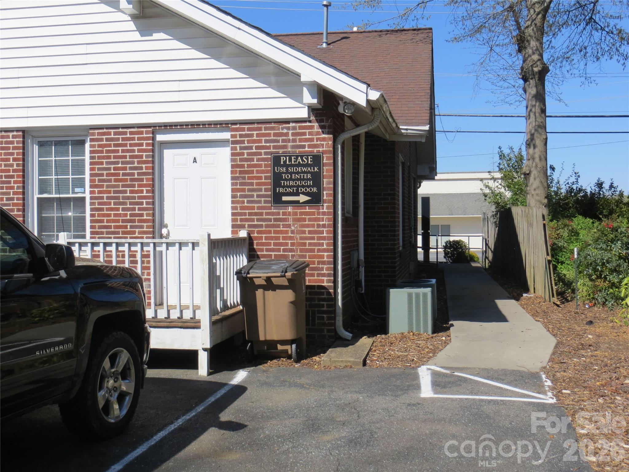 505 S Lafayette Street Property Photo 8