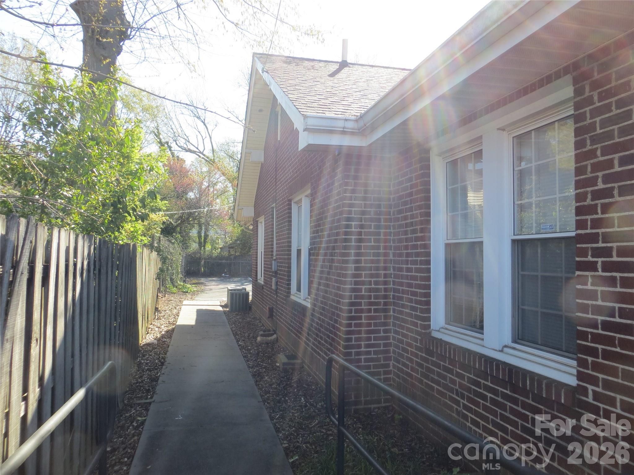 505 S Lafayette Street Property Photo 9