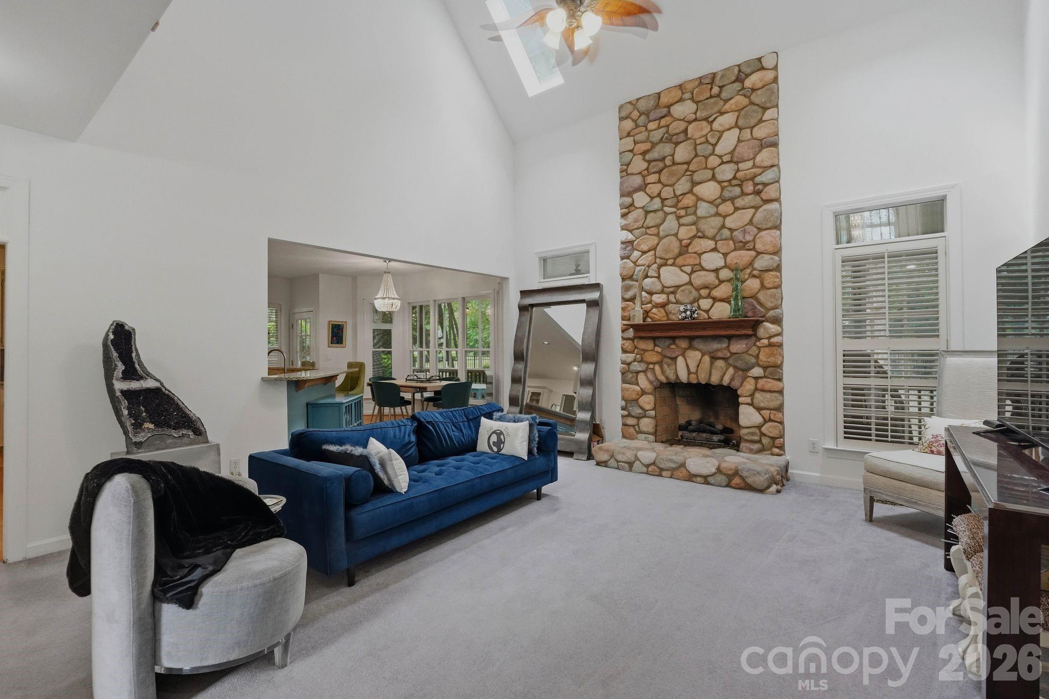 21311 Crown Lake Drive Property Photo 8