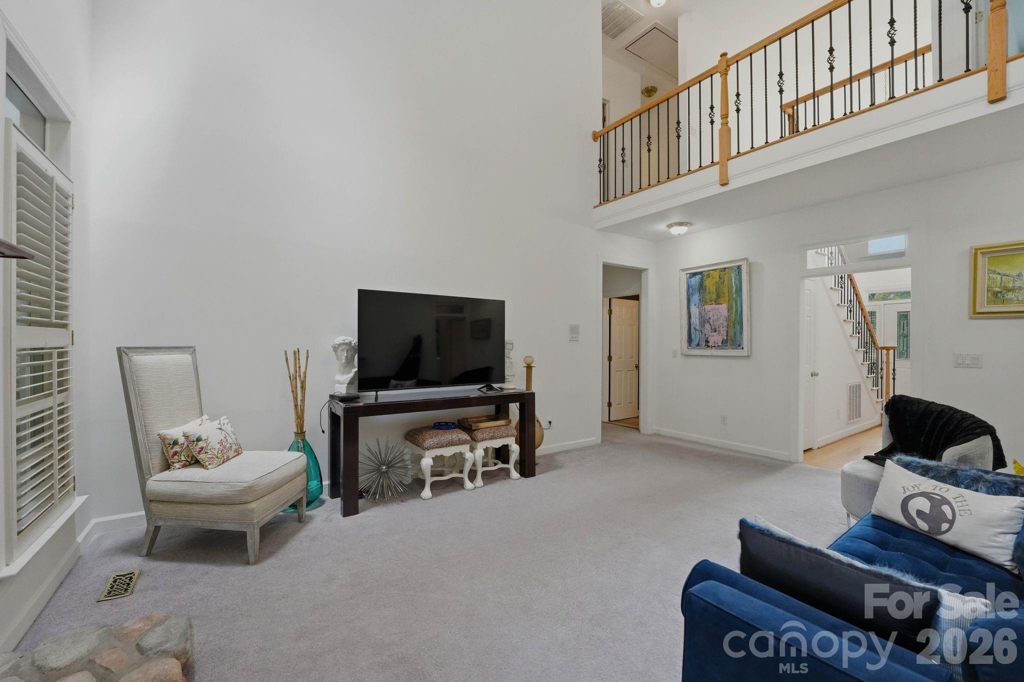 21311 Crown Lake Drive Property Photo 9
