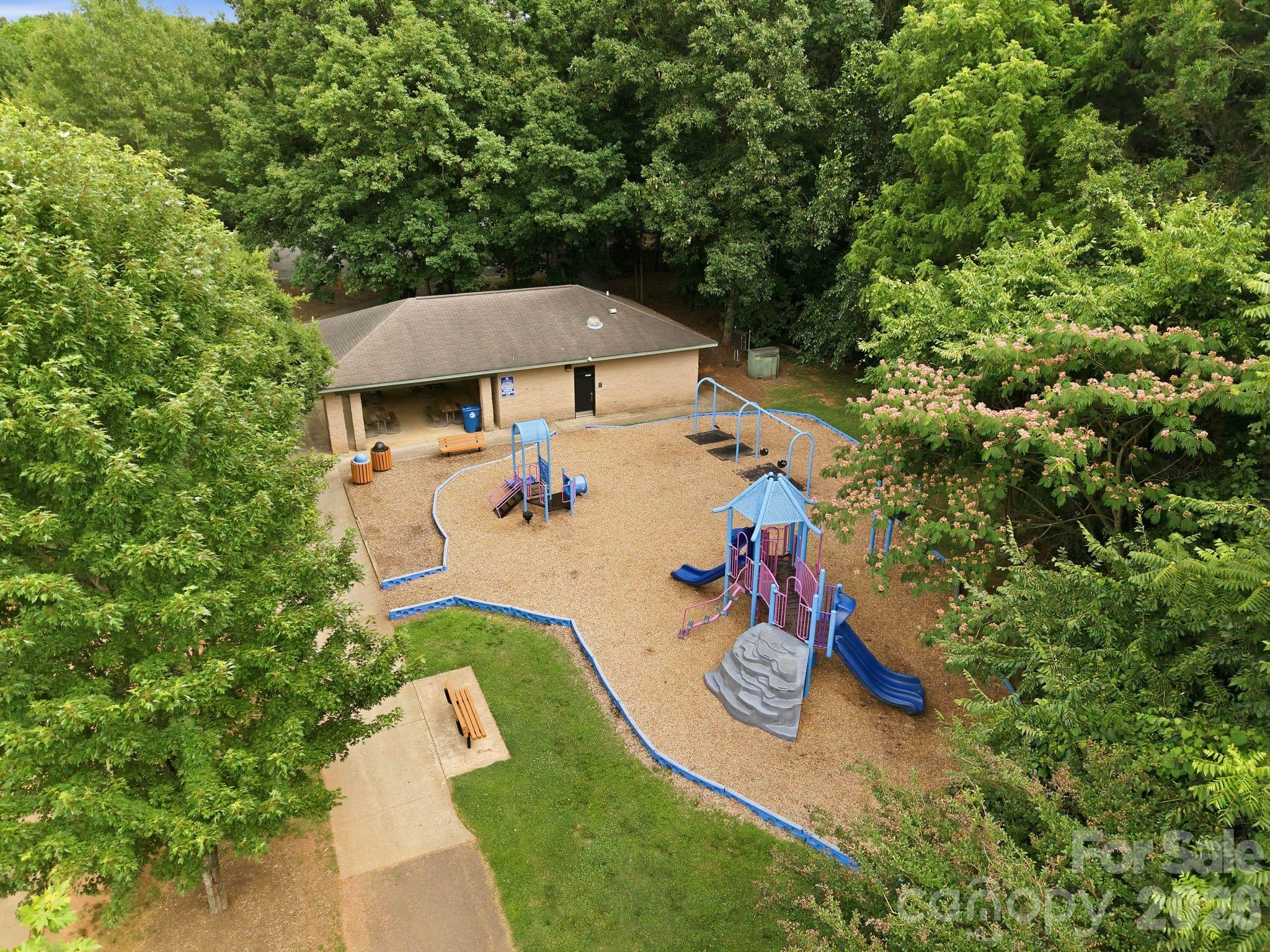 21311 Crown Lake Drive Property Photo 43